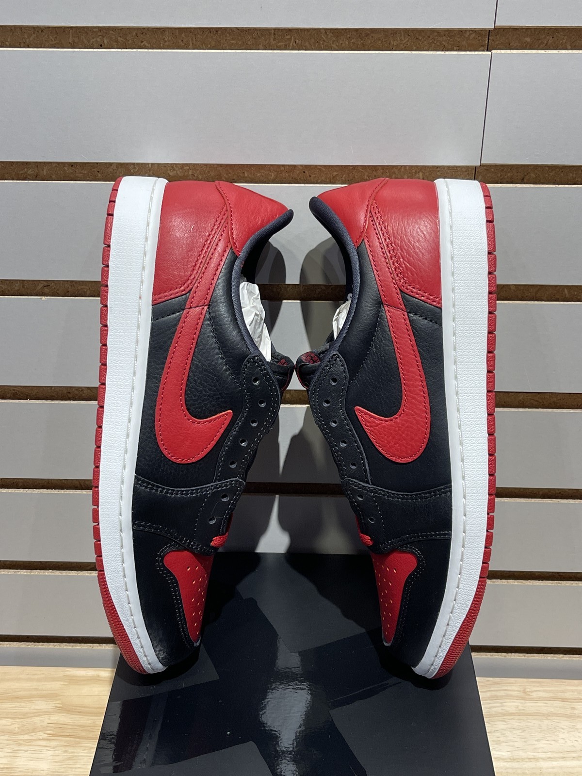 Size 10.5M/12W – Jordan 1 Retro Low OG Banned Sz 10.5M IW6276-001