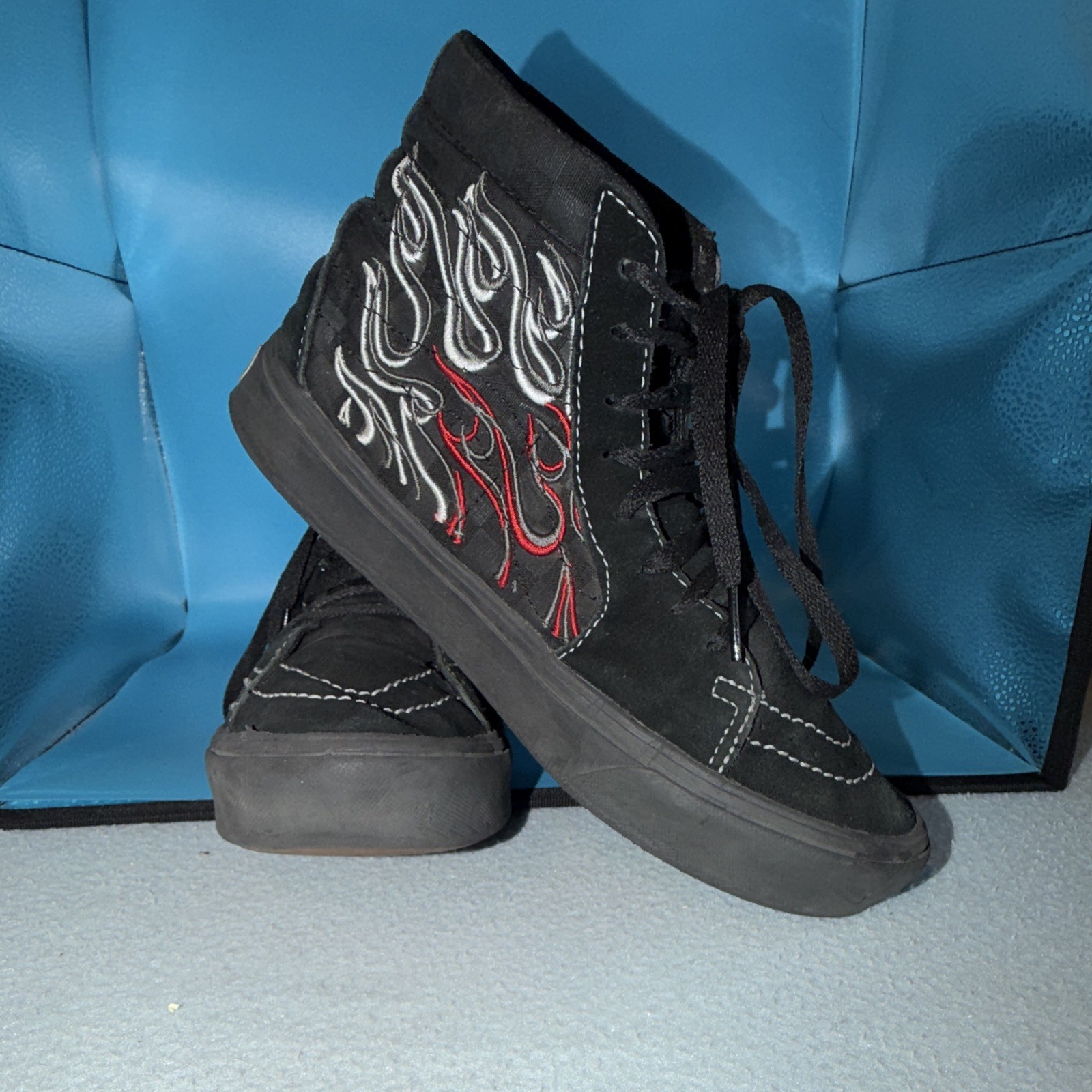 VANS Men’s High Top Lace-Up Sneakers Black/Red/White Flame Graphic Rubber
