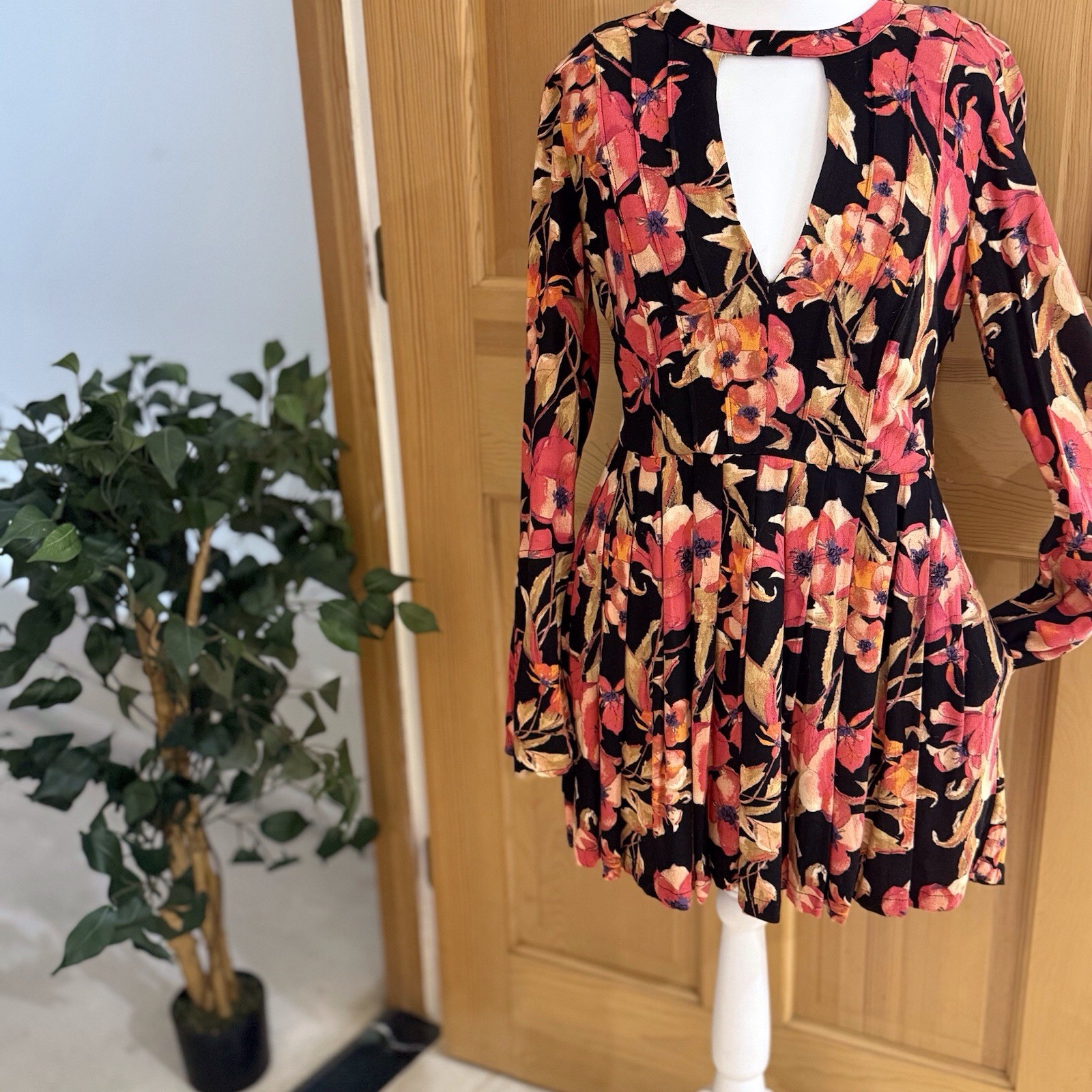 Free People Tegan Mini Dress 4 Floral Print Long Bell Sleeve Keyhole Black Coral