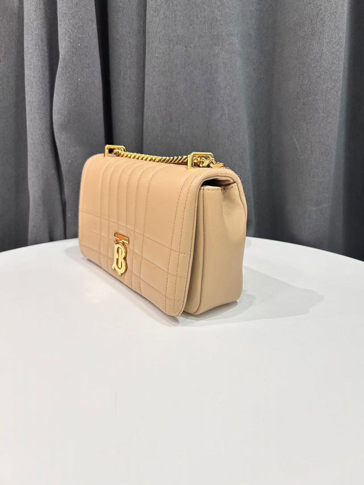 Authentic Burberry Lola Quilted Beige Lambskin Chain Crossbody Bag Italy