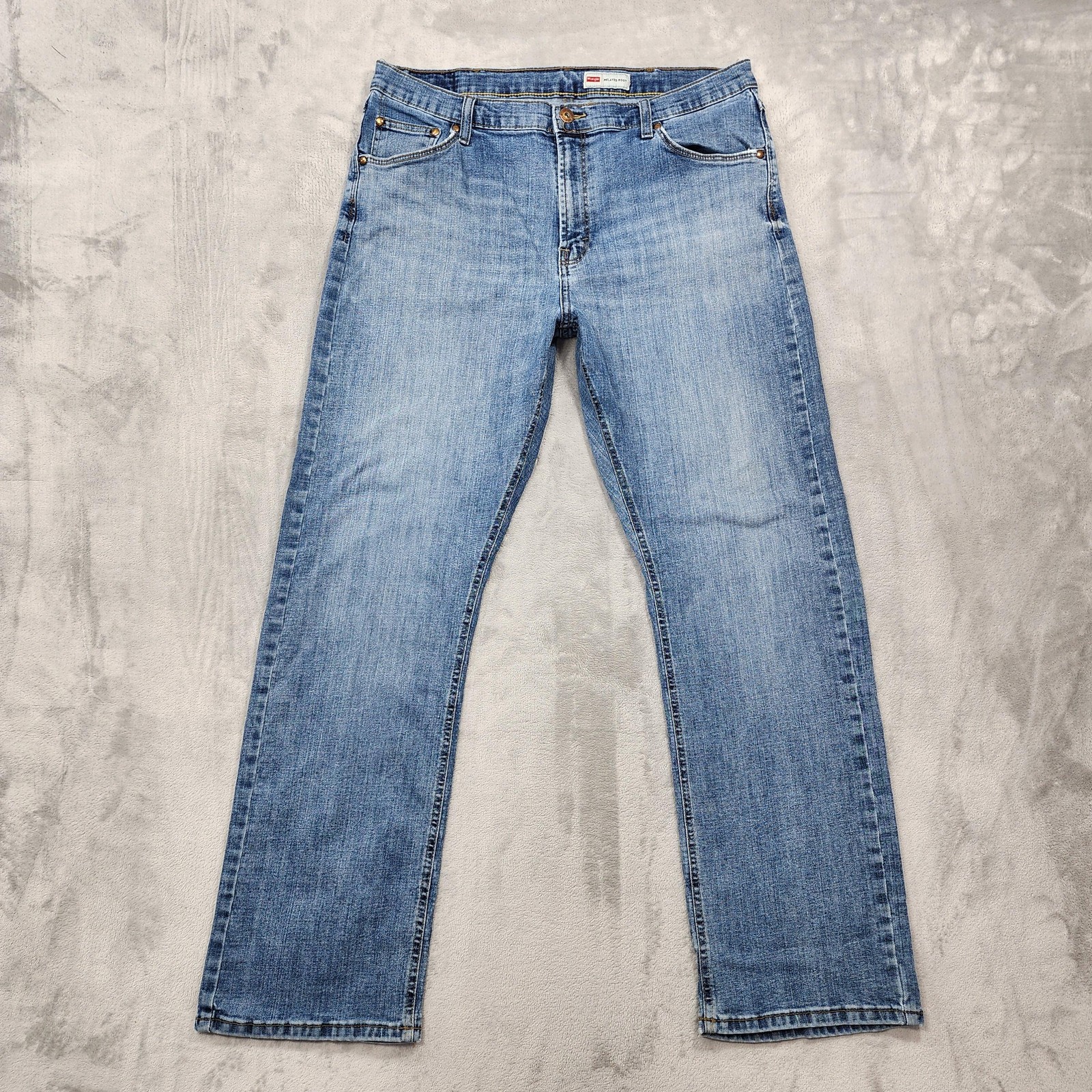 Wrangler Jeans Mens 38×32 Blue Light Wash Relaxed Bootcut Stretch Denim Casual