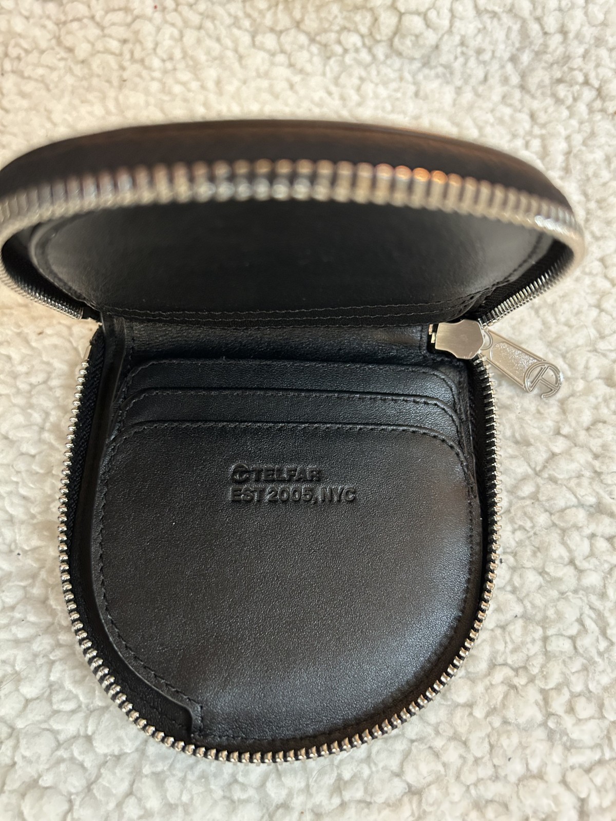 Telfar Black Zip-Around Logo Wallet NEW – Super cute and great design – Qty Disc