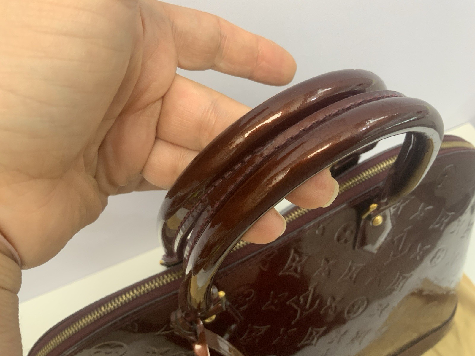 LOUIS VUITTON Alma GM Monogram Vernis Amarante (Burgandy) Bag