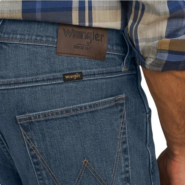 Wrangler Men’s Regular Fit Regular at Seat & Thigh Pants, Blue, Size 40X30