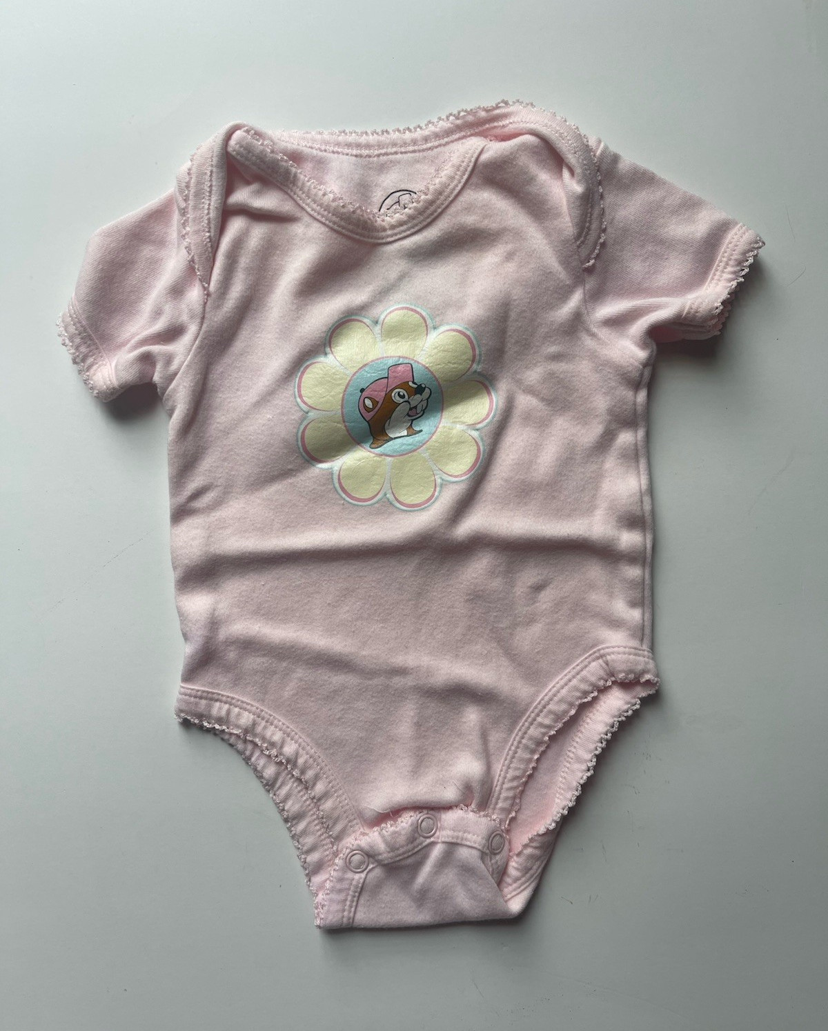 Buc-ee’s Unisex Baby Pink Logo Graphic Short Sleeve Snap Bodysuit, 3M