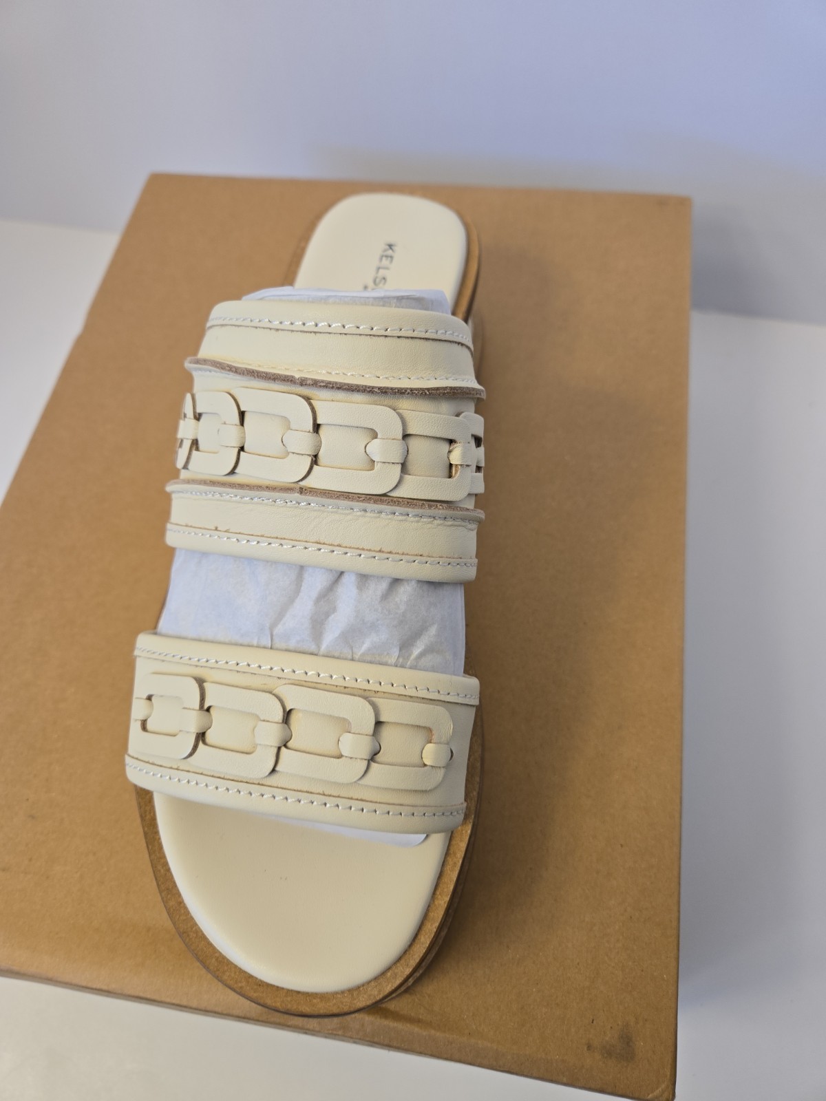 Kelsi Dagger Brooklyn Drift Salt Platform Sandals White Leather Chain Detail 7.5