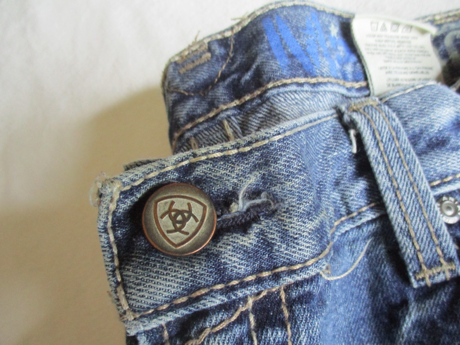 Ariat M2 Denim Jeans Men’s 40×32 Blue Relaxed Boot Cut Med Wash Whiskers Stained