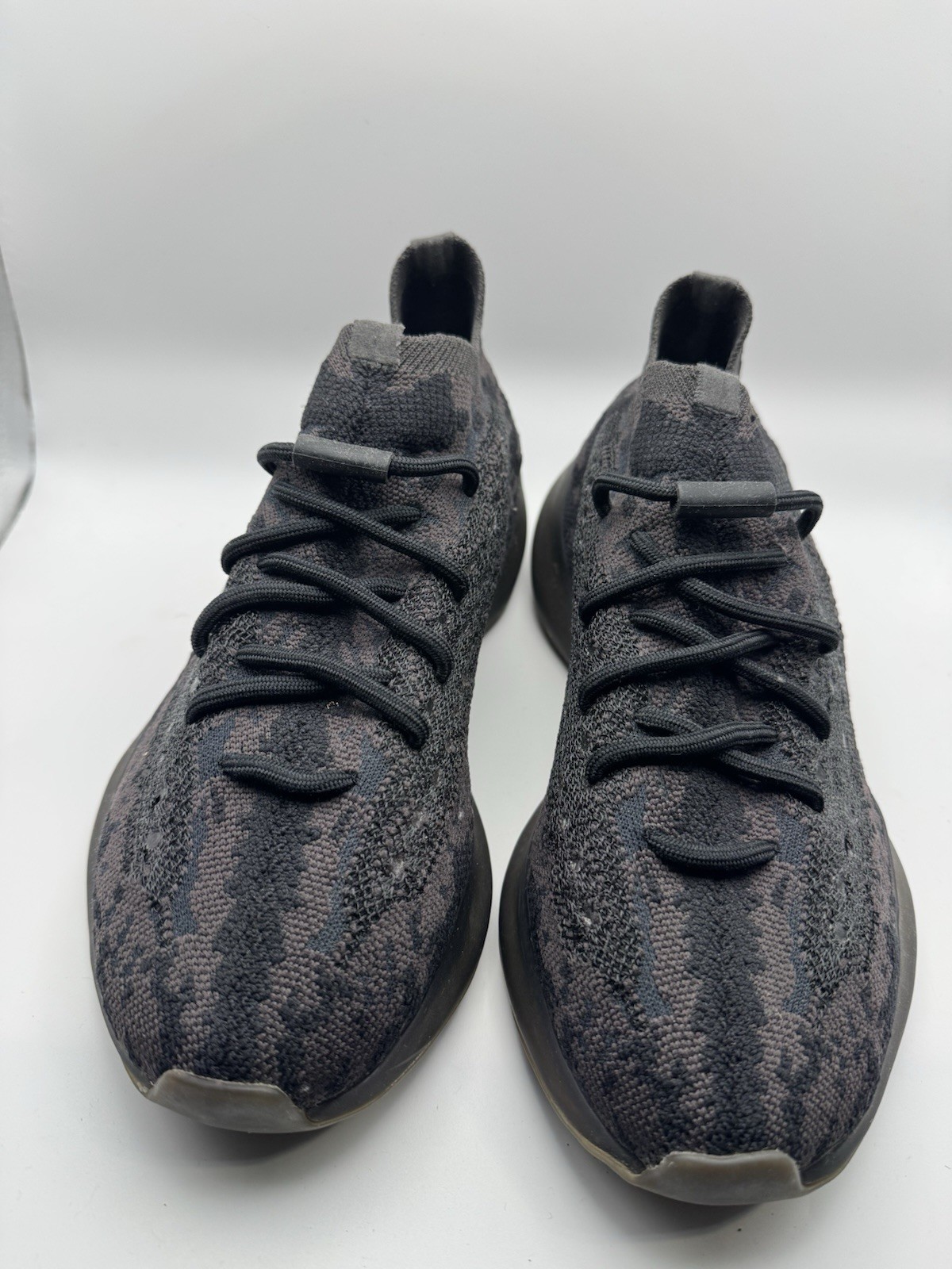 Yeezy 380 Boost Onyx Size 7 Men’s 8.5 Womens