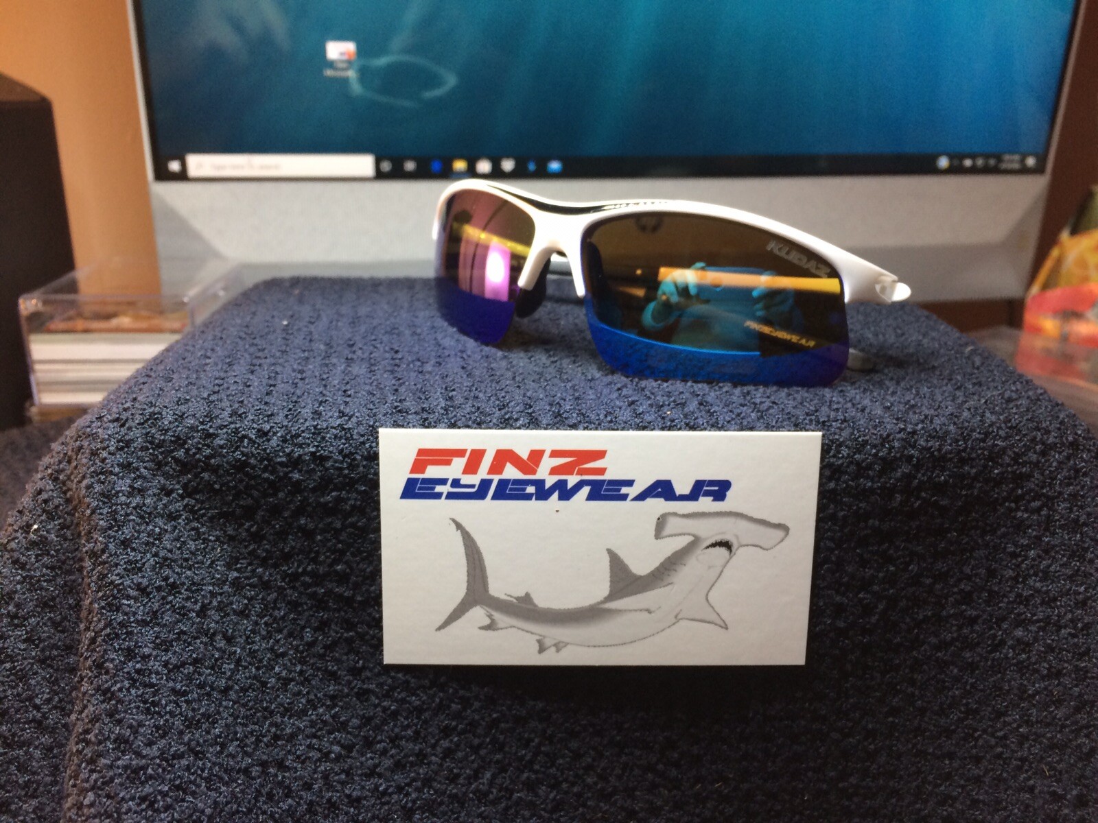 NEW FINZ POLARIZED SPORT SUNGLASSES WHITE-BLACK/ BLUE MIRROR LENS…….AWESOME