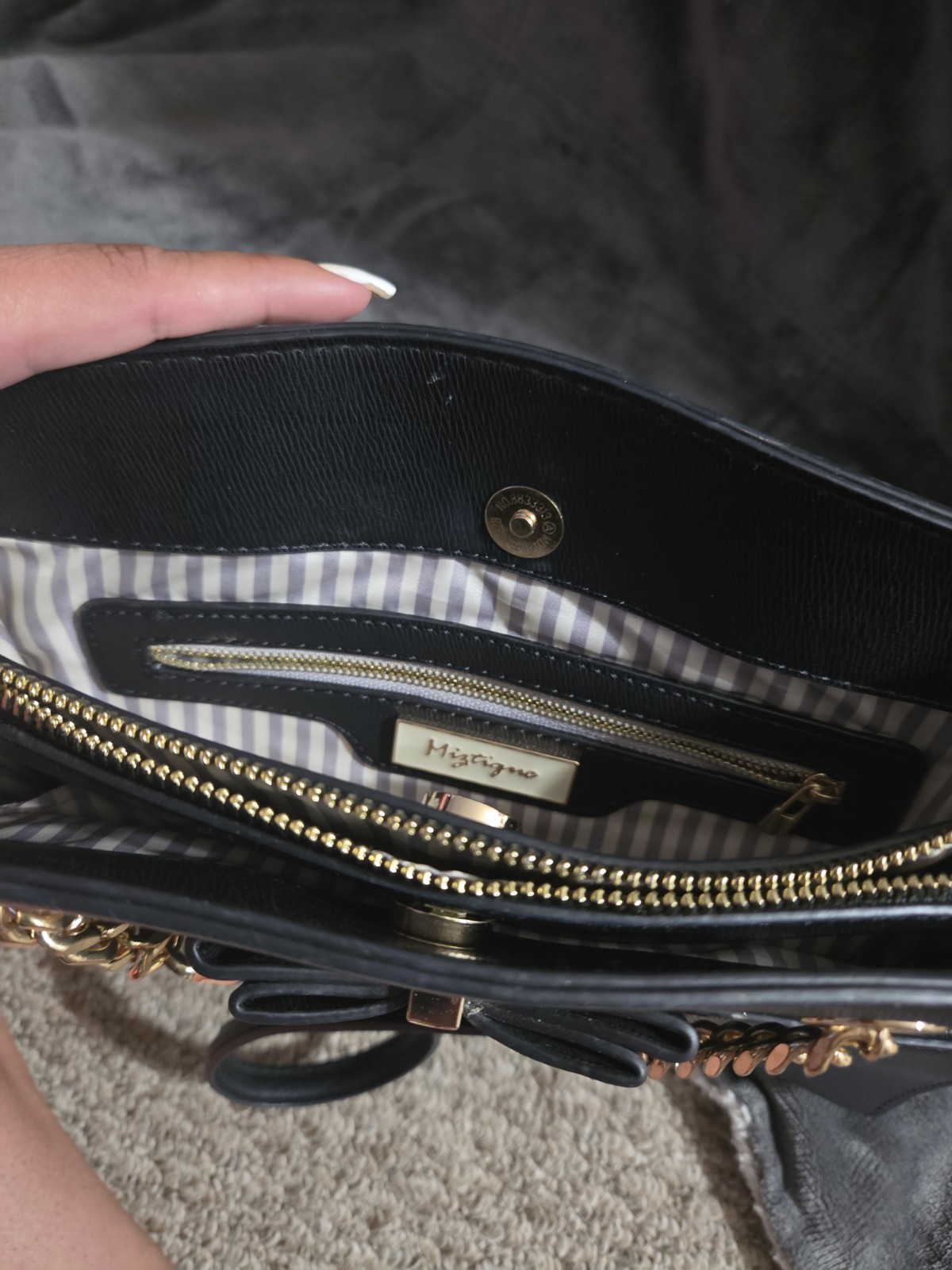 Missygo Black Large Tote Bag Bow Accent Gold Chain Handles Zip Magnetic