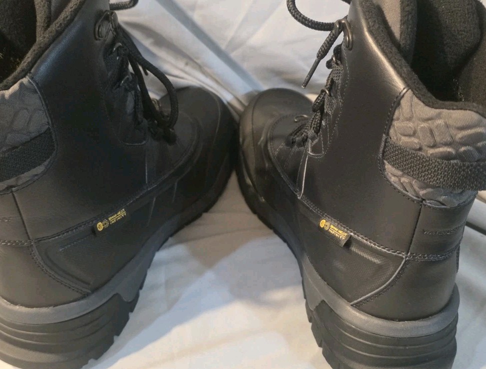 Columbia Bugaboot Celsius Waterproof Ins Boots Black Shark Men SZ 10 NWOB Defect