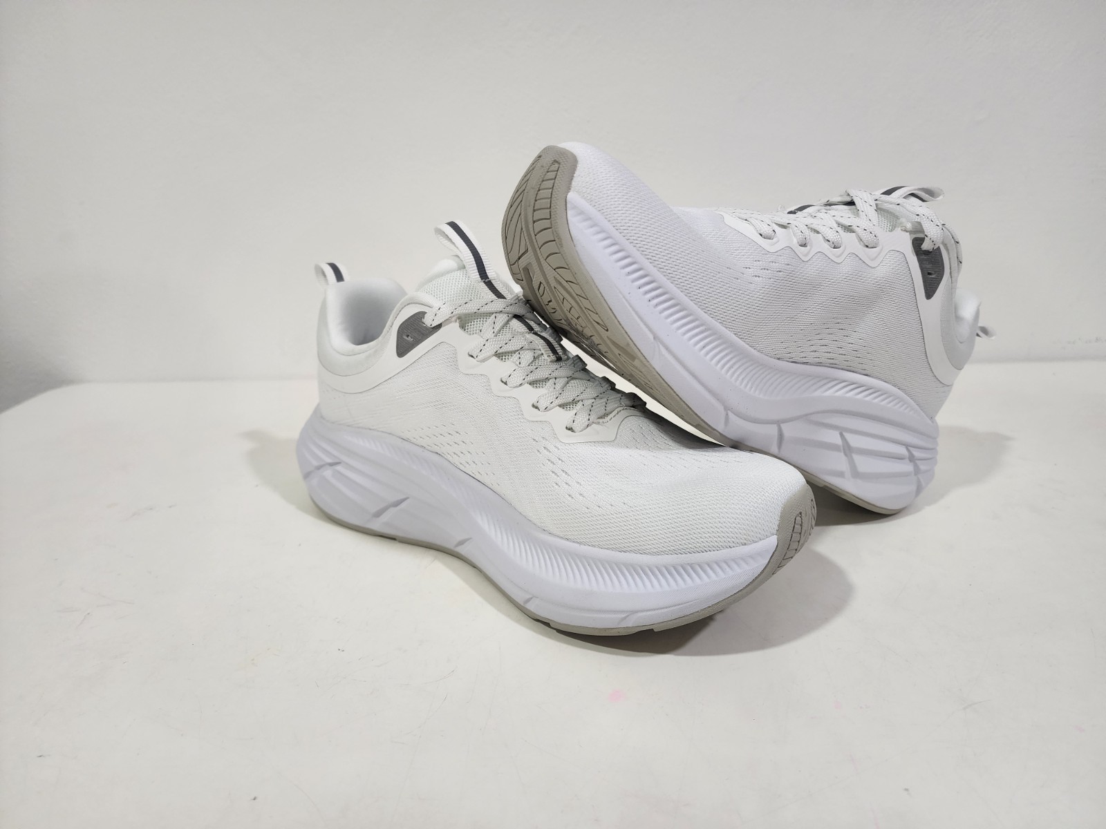 Nortiv8 Men’s Waking Shoes Size 8.5 In White One