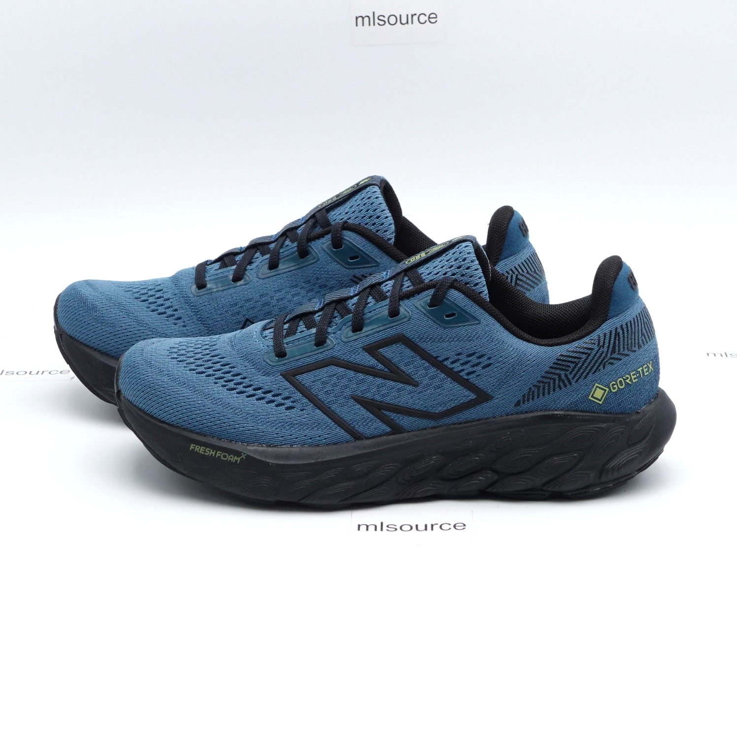 Size 11 WIDE D Women’s / 9.5 Men’s New Balance Fresh Foam X 880v14 Gore-Tex Shoe
