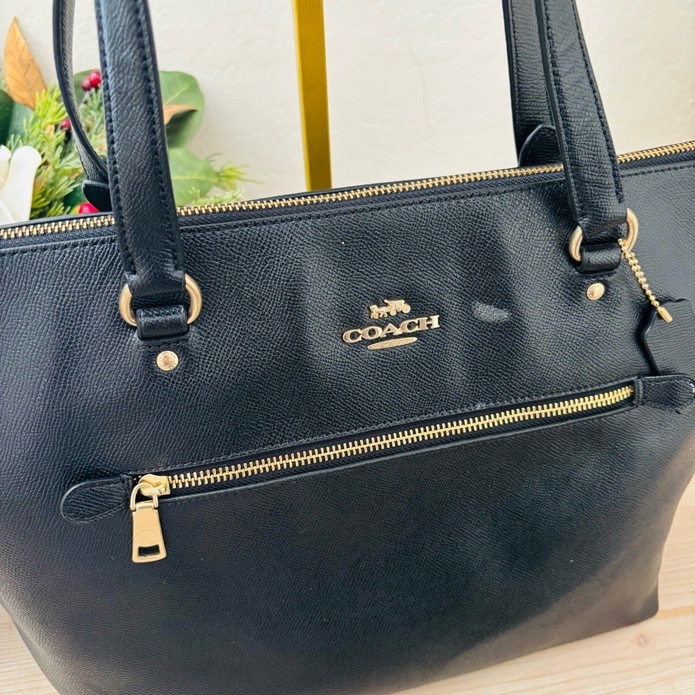 Coach Gallery Tote Bag Black Leather Gold Accents F79608