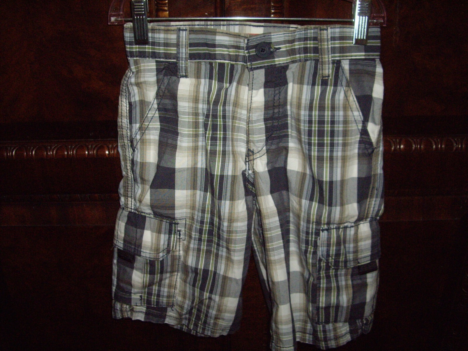T7 EEUC Boys Size 7 Reg Levi’s Plaid Cargo Shorts Black Gray Tan White Pockets