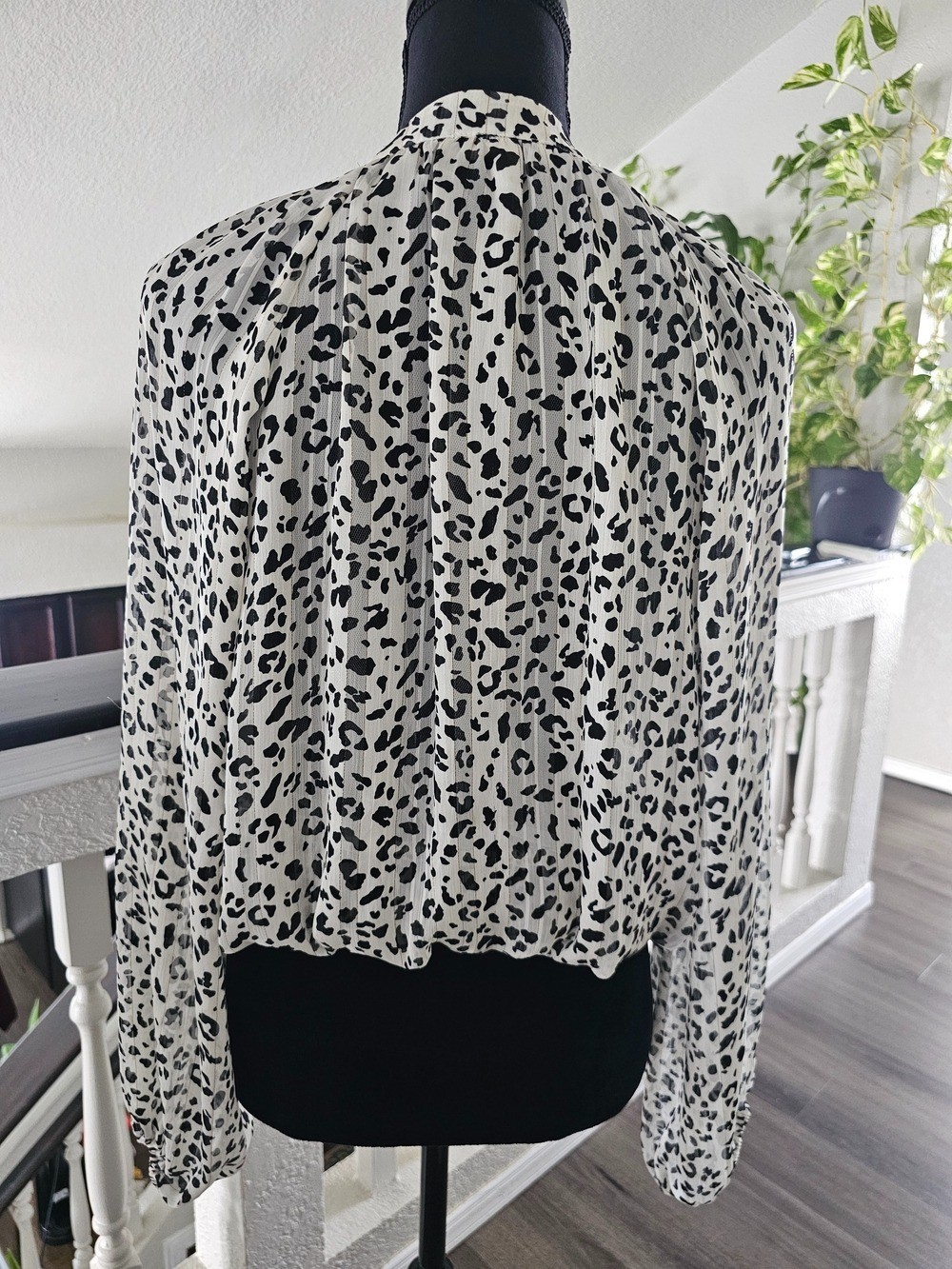 Size S Women’s Black and White Leopard Print Blouse