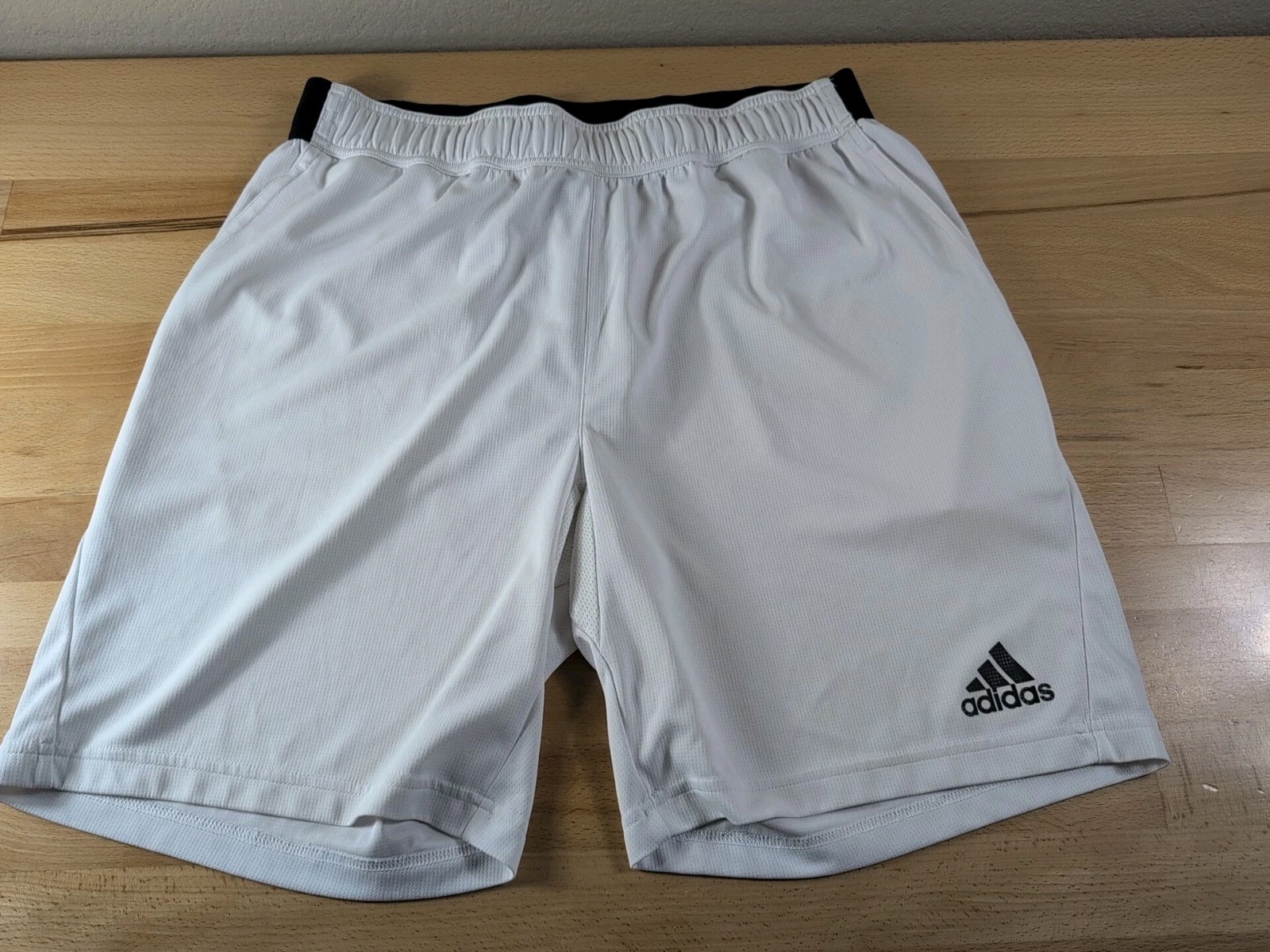 Adidas Barricade Men’s White Athletic Shorts Large Elastic Waist Pockets