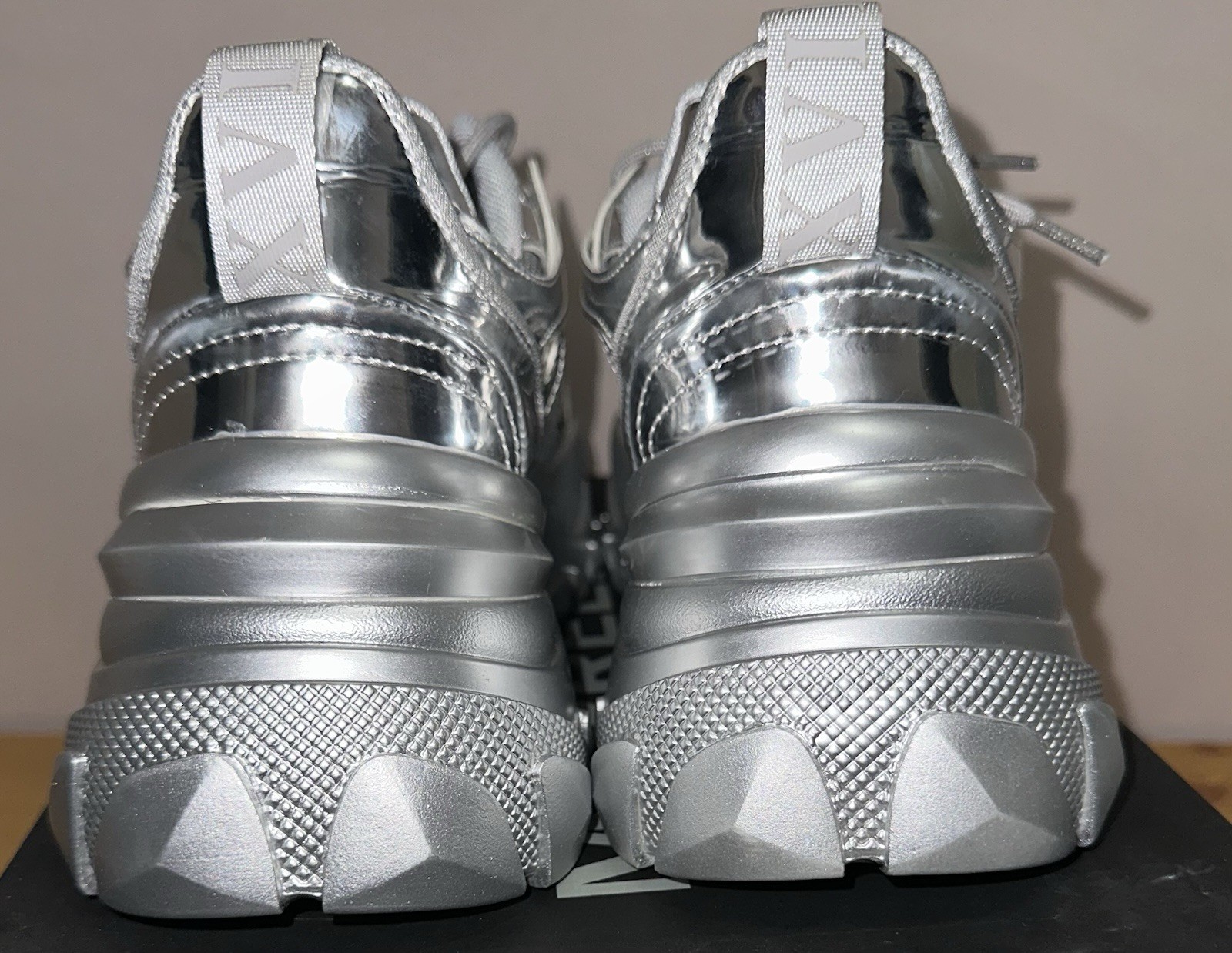 ASOS Design Men’s Metallic Silver Synthetic Leather Mesh Chunky Sneaker Size 9