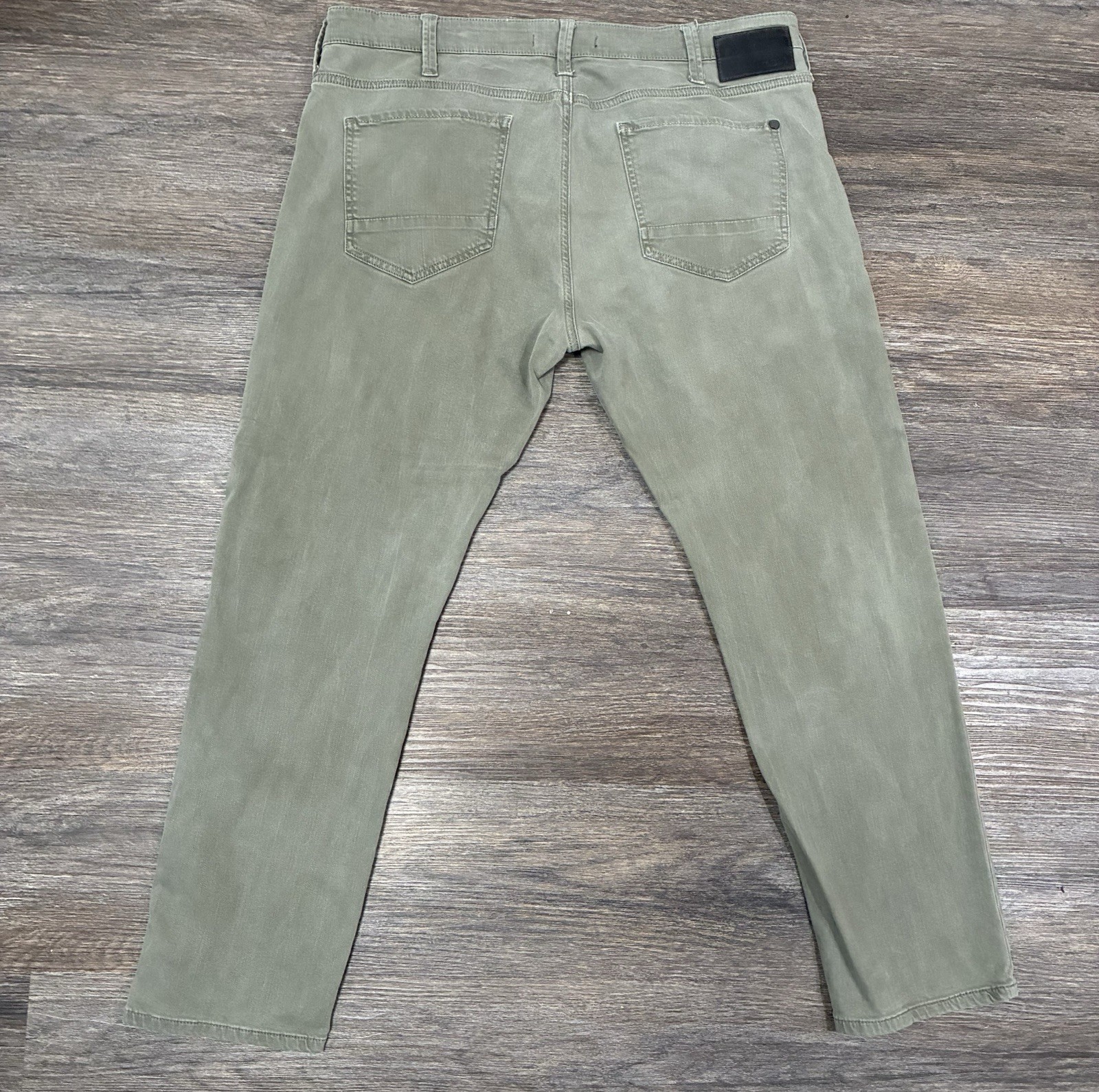 Mavi Jeans Men’s Slim Straight Mid Rise Medium Wash Green Denim Jeans
