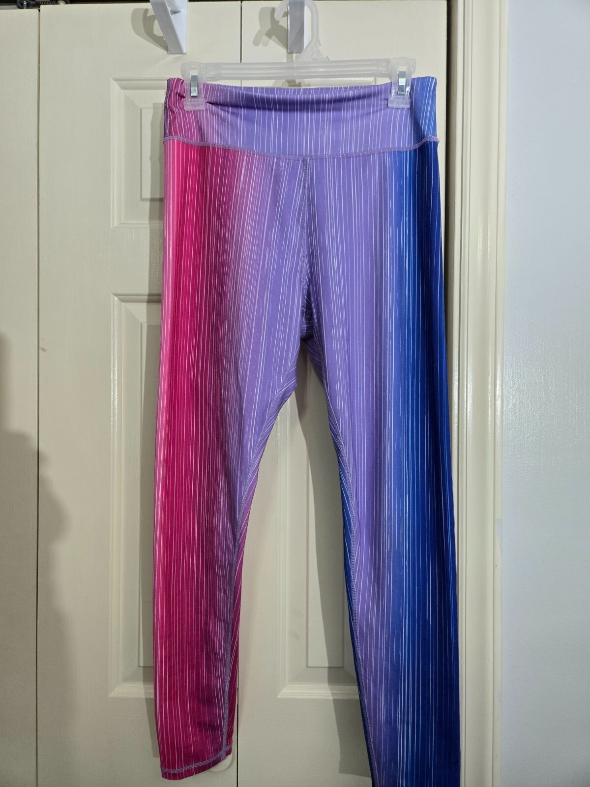 Xersion Womens Gradient Stripe Leggings M Polyester/Spandex Blend Purple/Pink/Bl