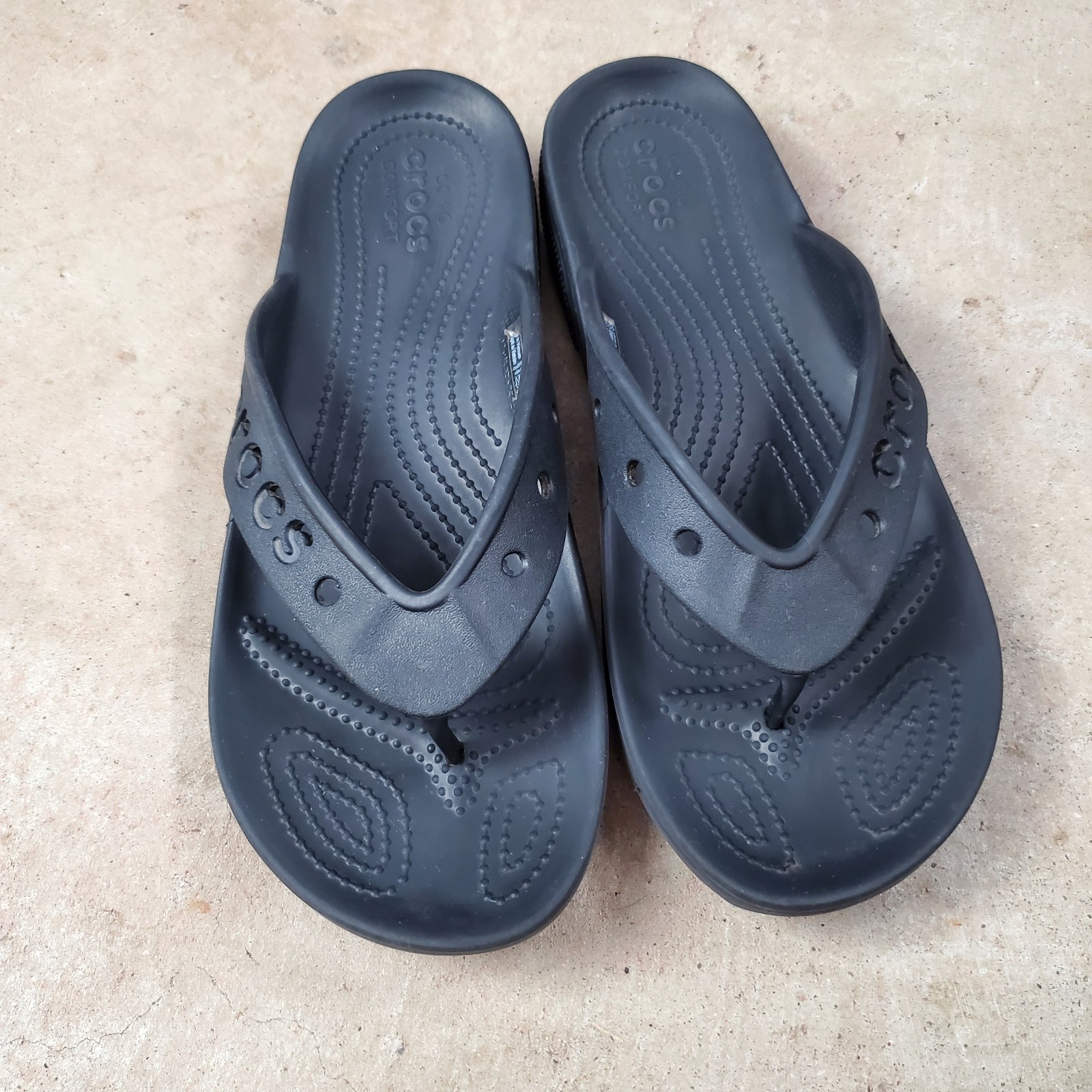 Crocs Baya II Flip Flops Men’s 9 Women’s 11 Black Sandals Slip On 208192