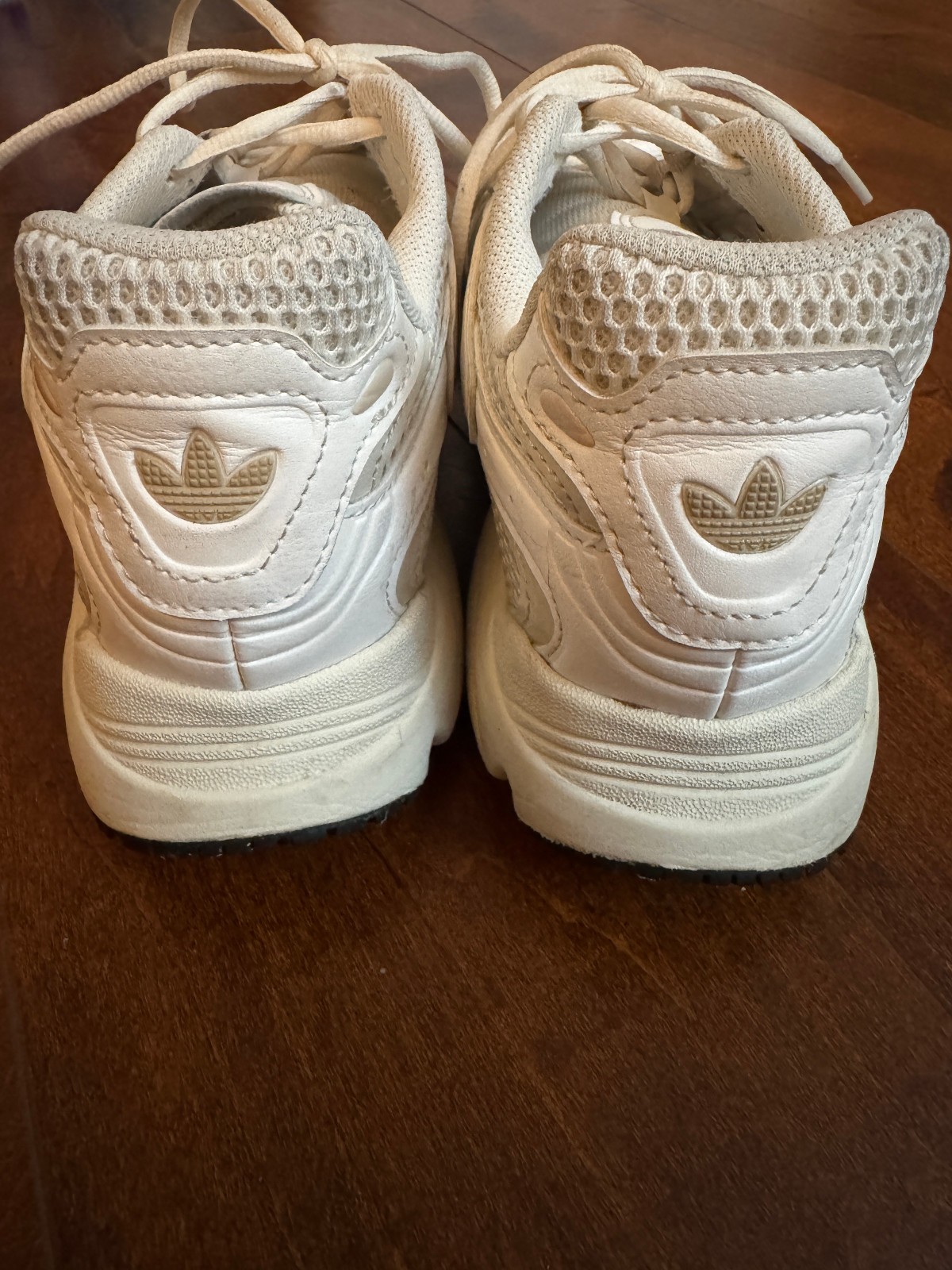 adidas Ozmillen Men’s Sneakers White/Beige Low Top Lace Up IG9111