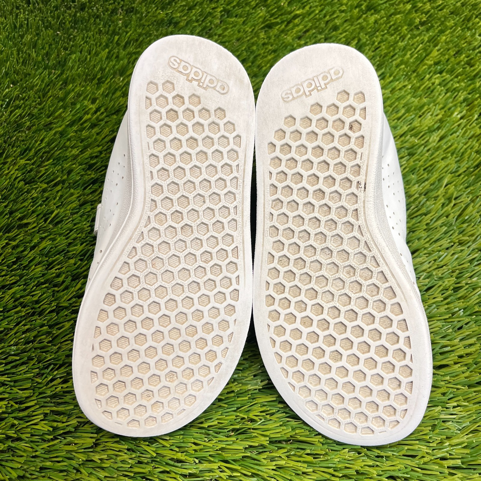 Adidas Advantage Base 2.0 Boys Size 11.5K White Athletic Leather Shoes Sneakers