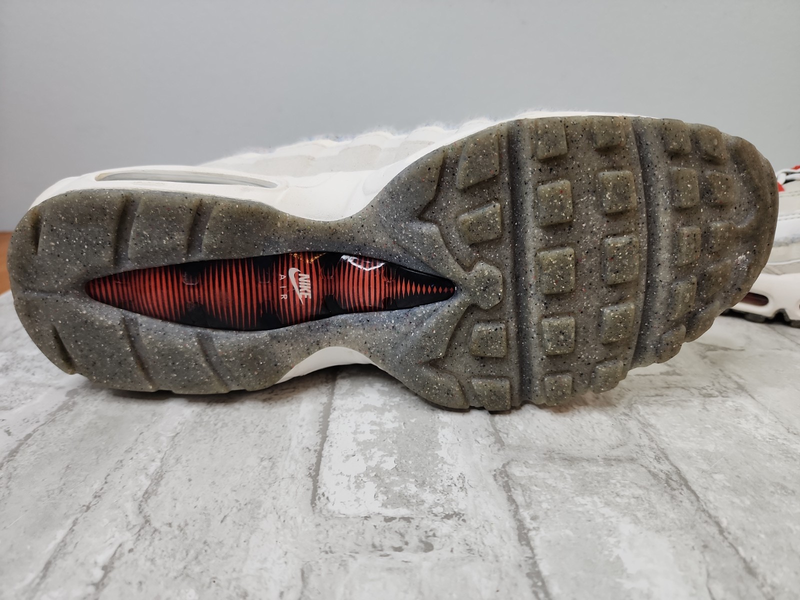 Nike Air Max 95 SE Double Swoosh Light Bone Habanero Red Mens Sz 9.5 DQ0268-002