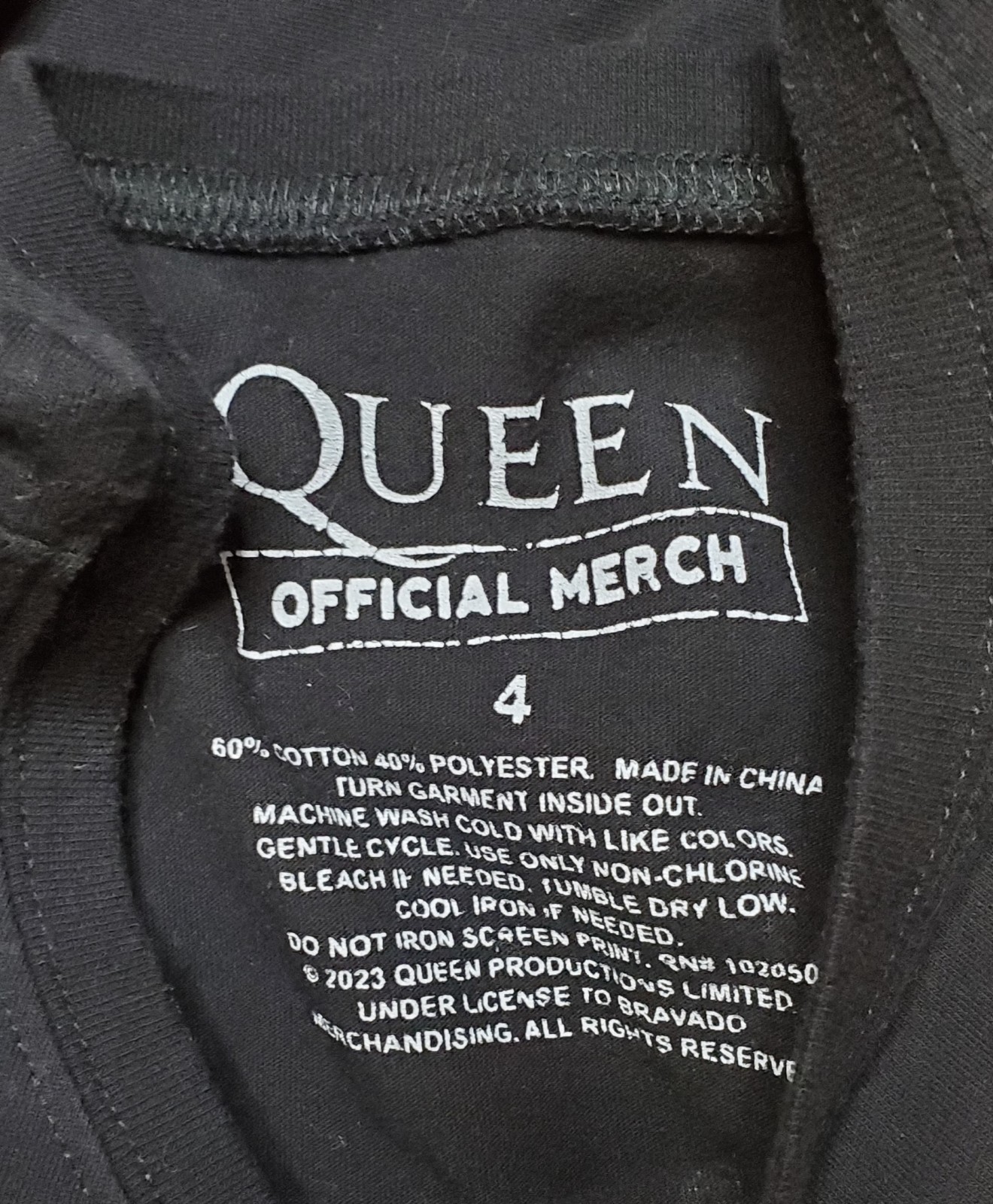 Queen Official Merch Tour ’75 Black TShirt Womens Size 4