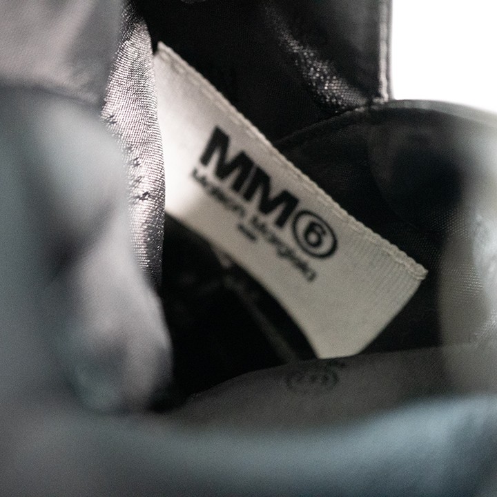 MM6 Maison Margiela Mini Crossbody Phone Pouch Black SA5VL0001 P4313