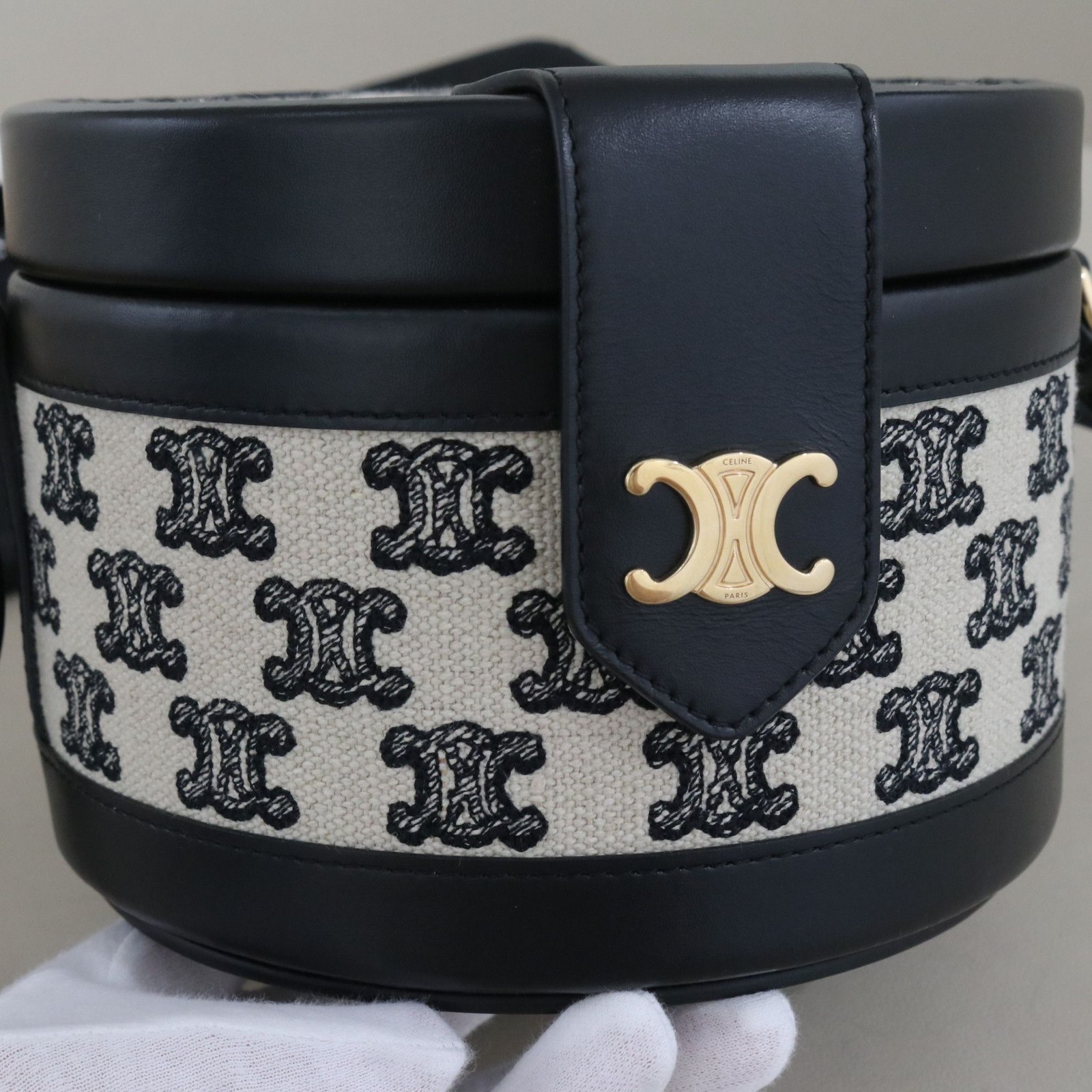 Celine Pre-Owned Authentic Box Clutch 17*12*17cm Free Tracked Shipping