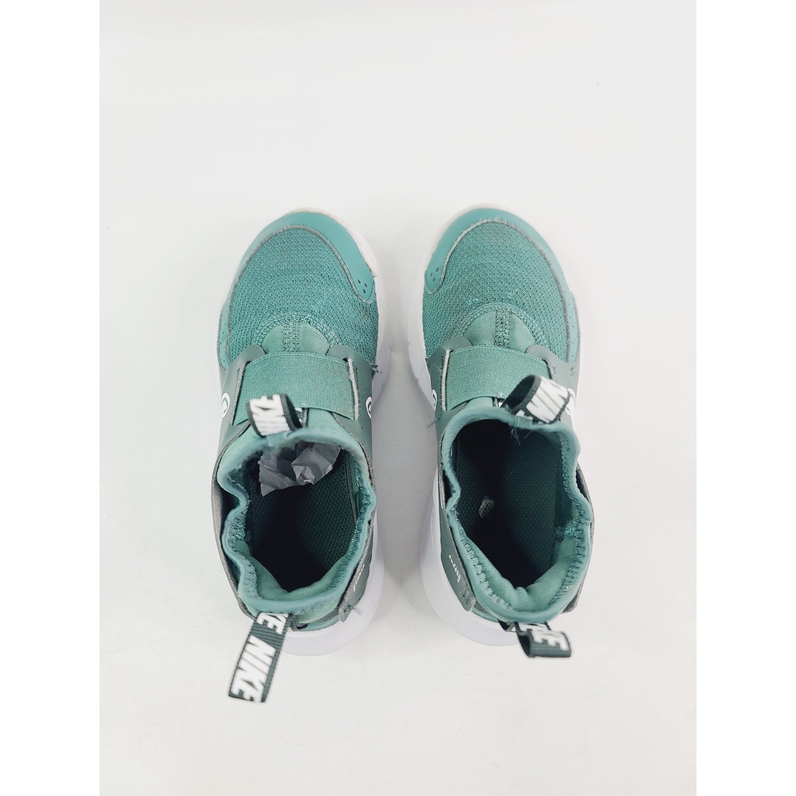 Nike, Mesh, Synthetic Athletic Casual Sneakers, Boys’ Size 13C Green /White