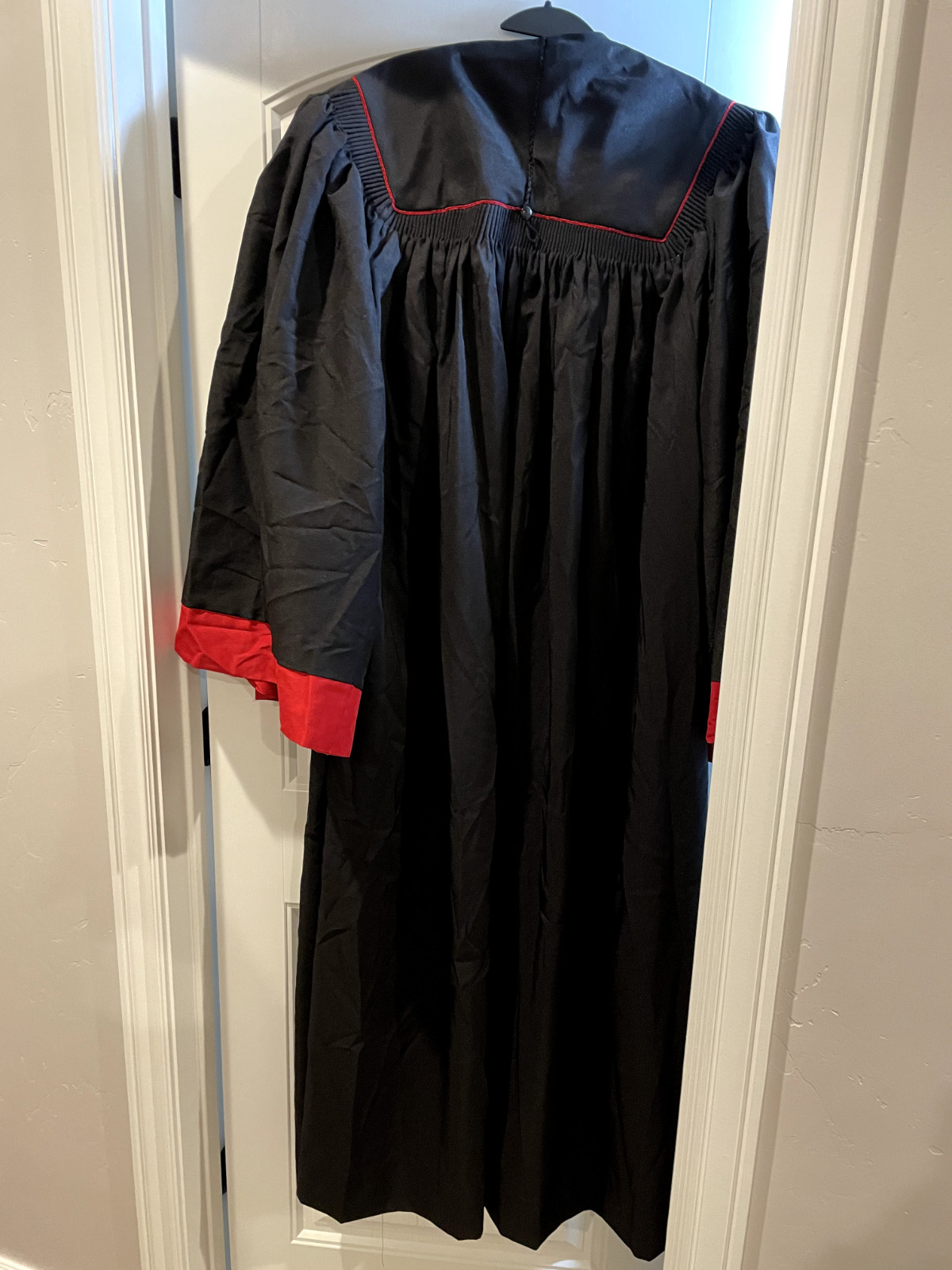 USC Bachelors Graduation Gown Herff Jones Black – Multiple Sizes