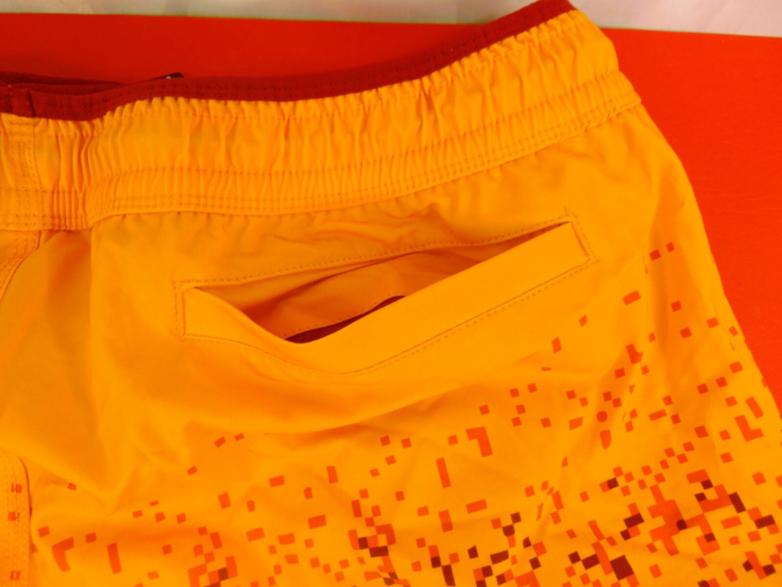 Oakley Beach Pixel Mind Bathing Swim Trunks Suit 16″ Board Shorts Sz Mens XXL