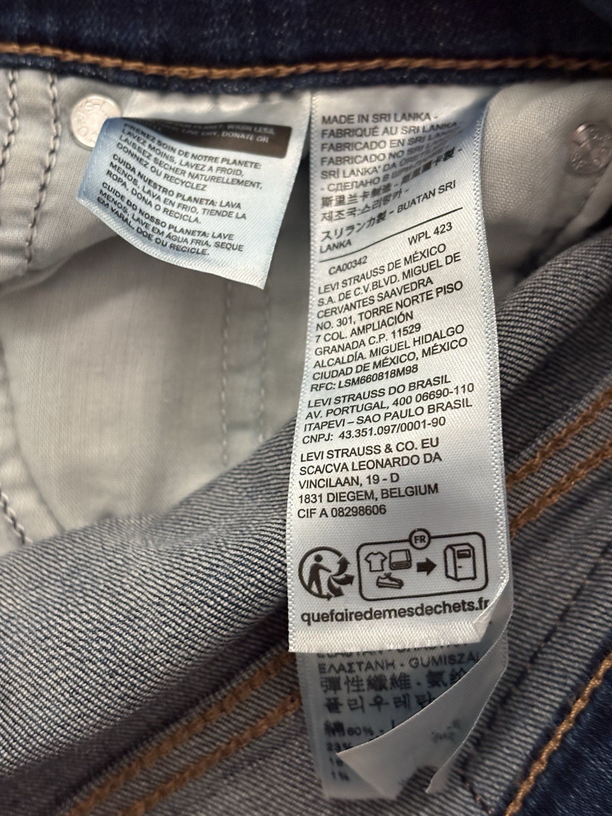 Levi’s Women’s 725 High Rise Boot Cut Size 28 X 31 Excellent Condition