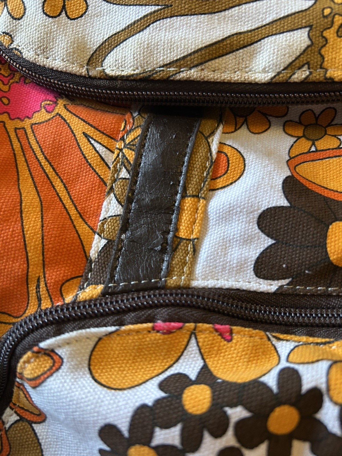 Roxy Vintage Backpack with a 70’s style.