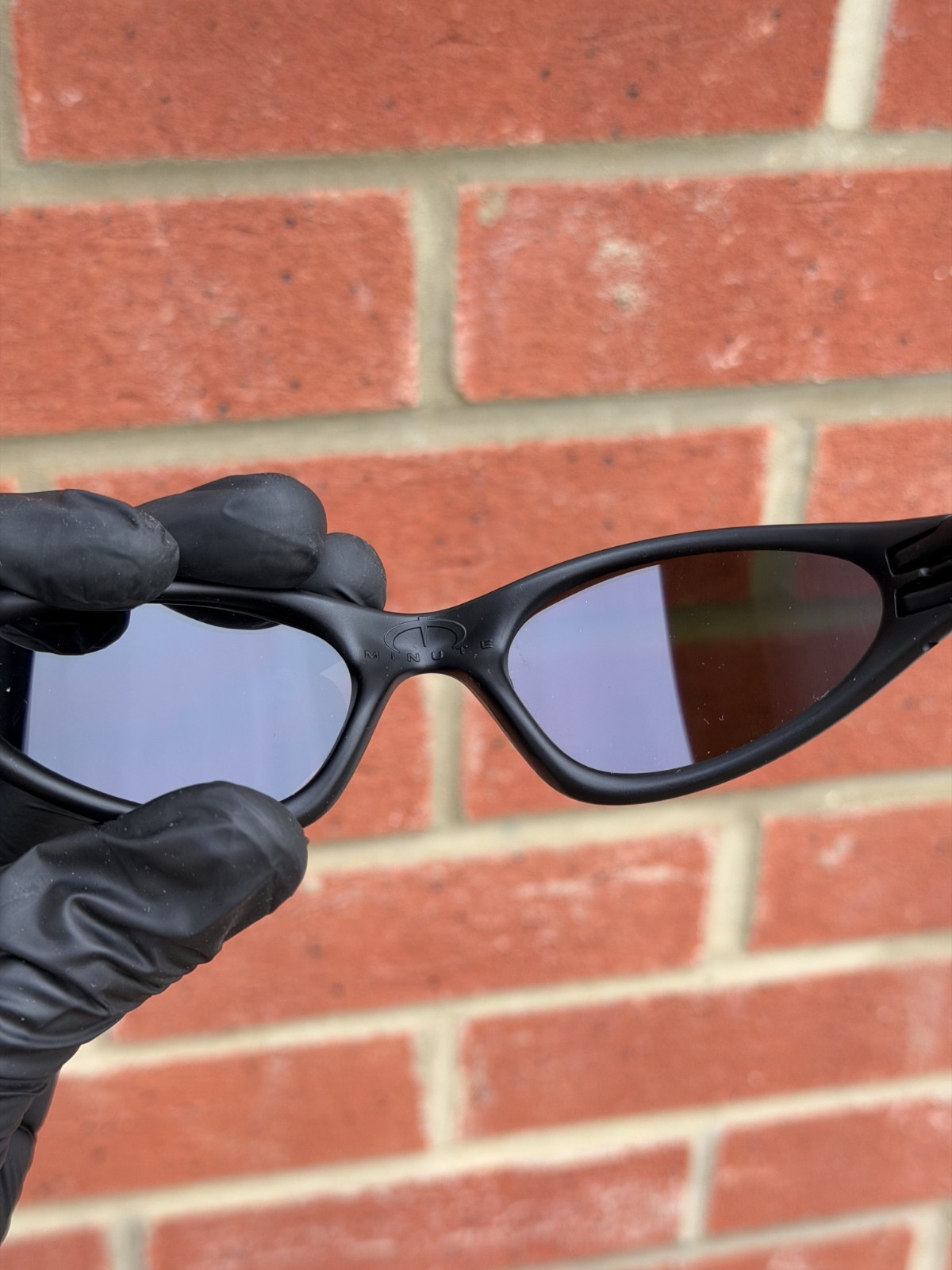 Retro Oakley Minute 1.0 Polarized Sunglasses Black Frame Purple Lenses