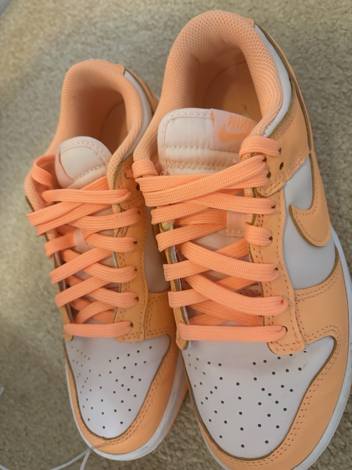 Nike Dunk Low Women’s Peach Size 7.5