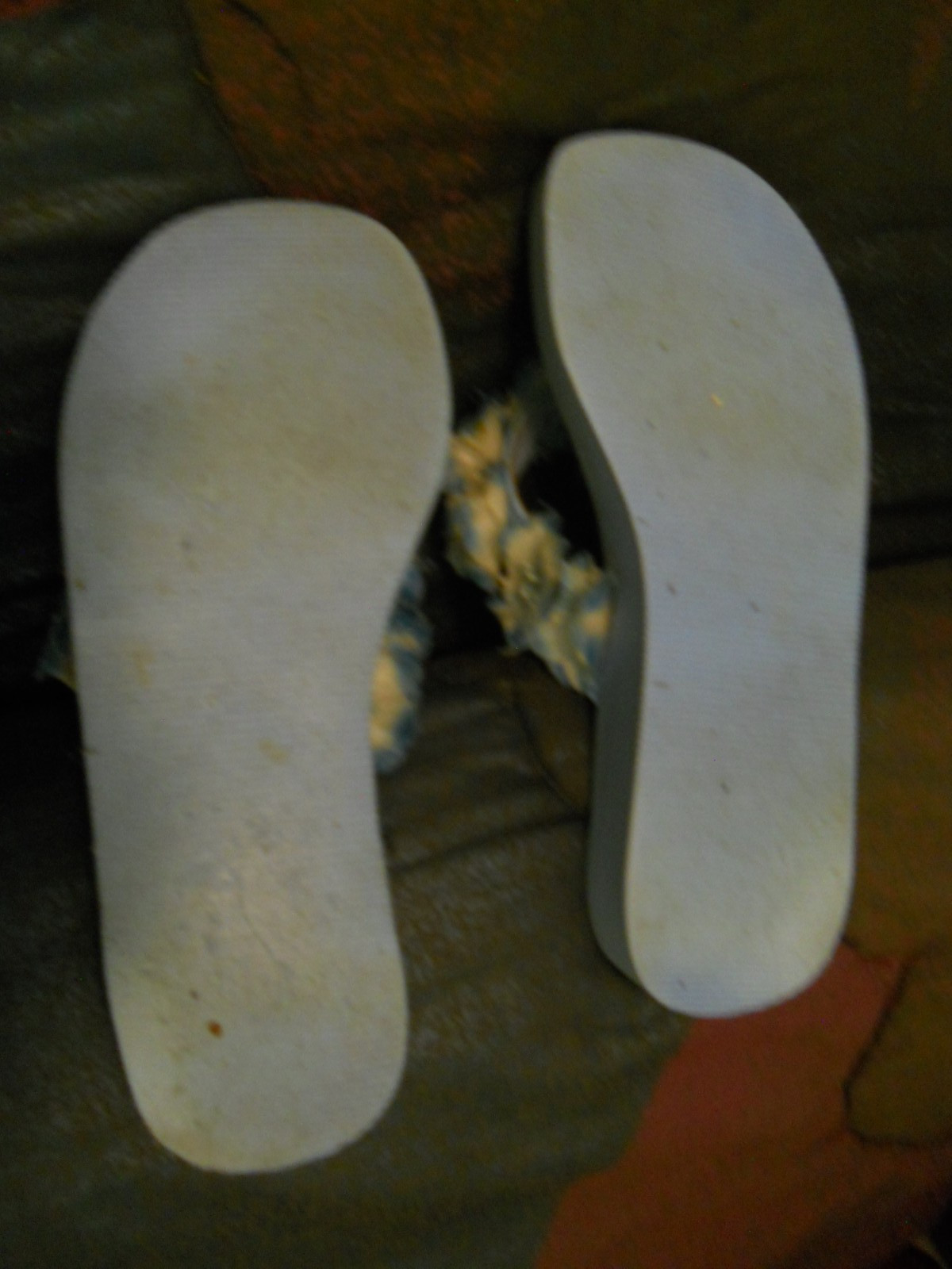 Vintage ~ Sand n Sun Blue Flip Flops with Floral Embellishment – US size 8-9