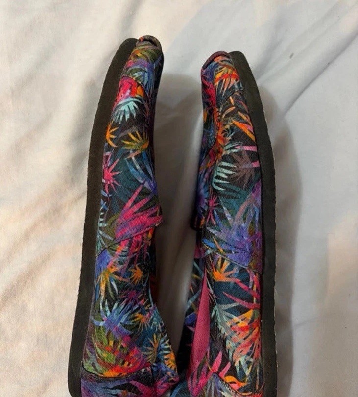 TOMS Women’s Slip-On Flats Canvas Floral Hawaiian Multicolor US 7.5 EU 38