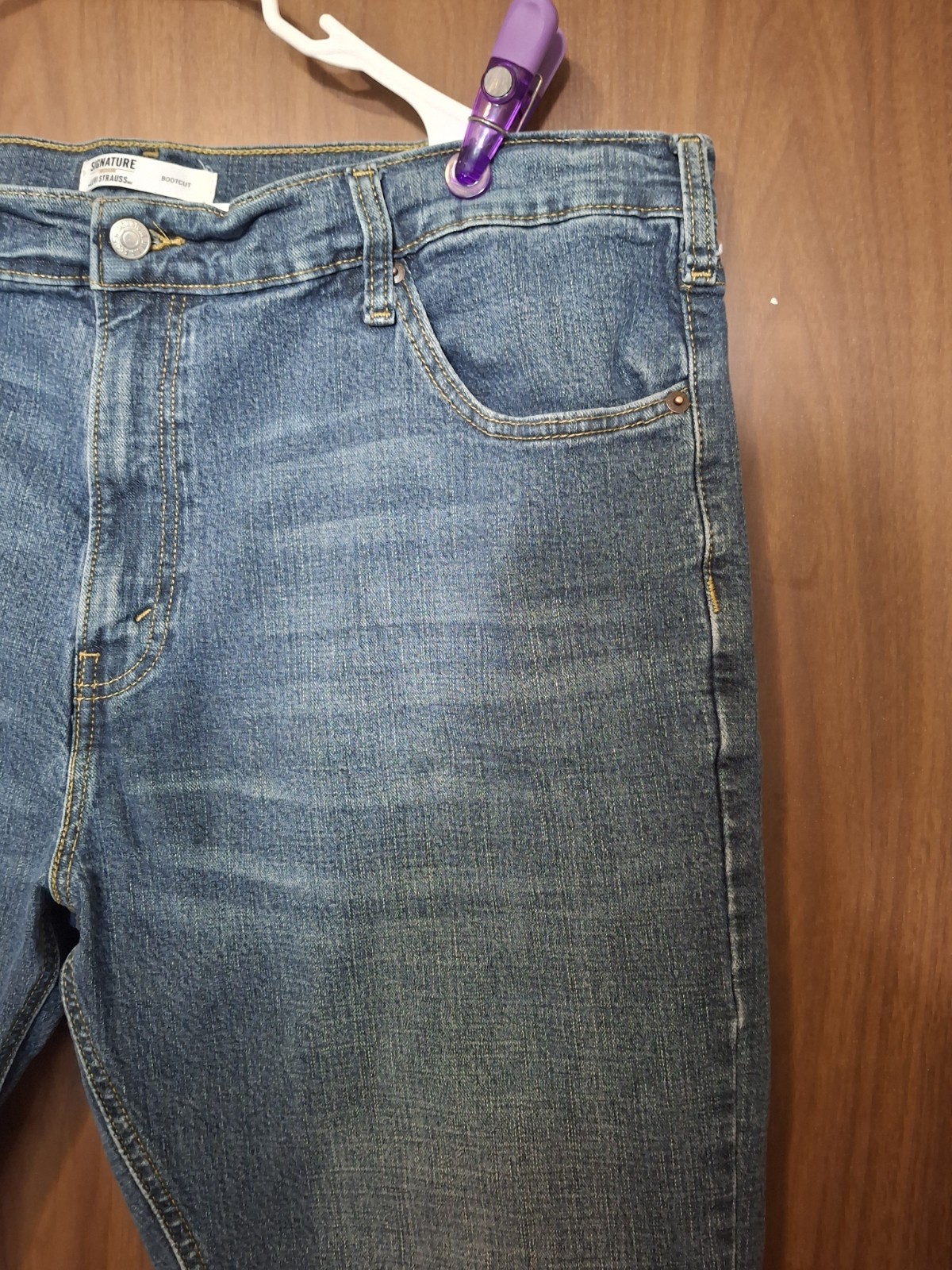 Signature by Levi Strauss Women’s Bootcut Blue Jeans Medium Wash 5-Pocket