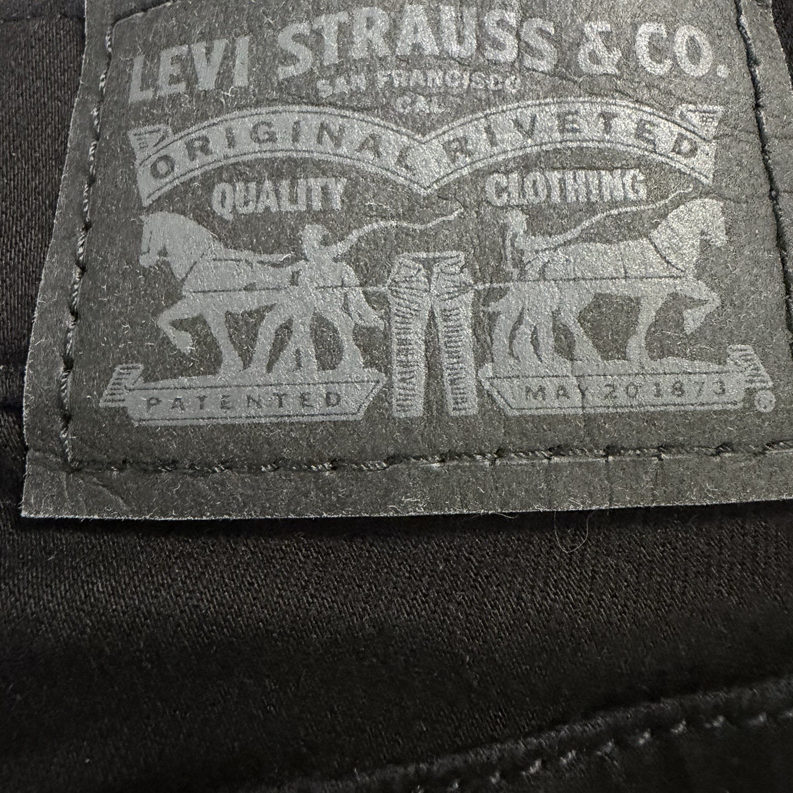 Levi’s Classic Straight Leg Black Denim Jeans High Rise Size 4