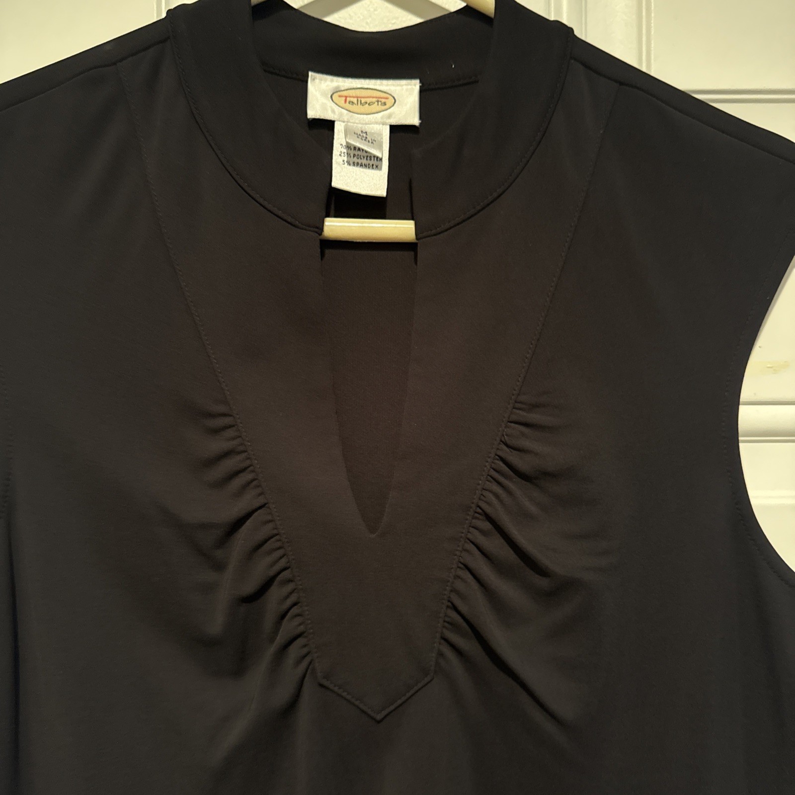 Talbots Black Sleeveless V-Neck Ruched Top Shell Size M Rayon Polyester Spandex