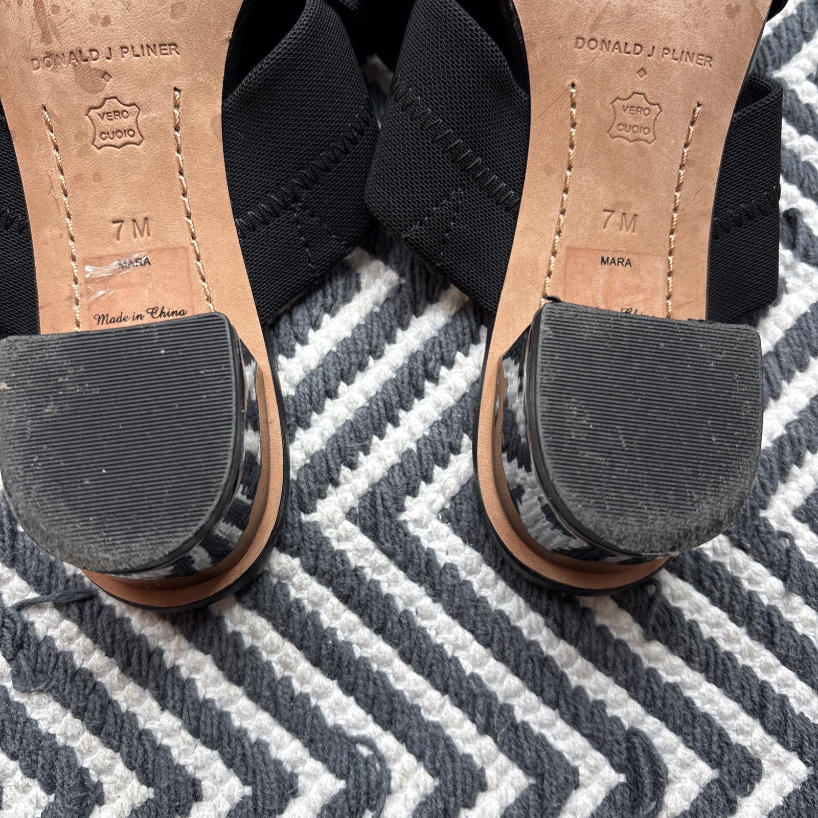 Donald J Pliner Mara Black Slip-On Sandals Size 7