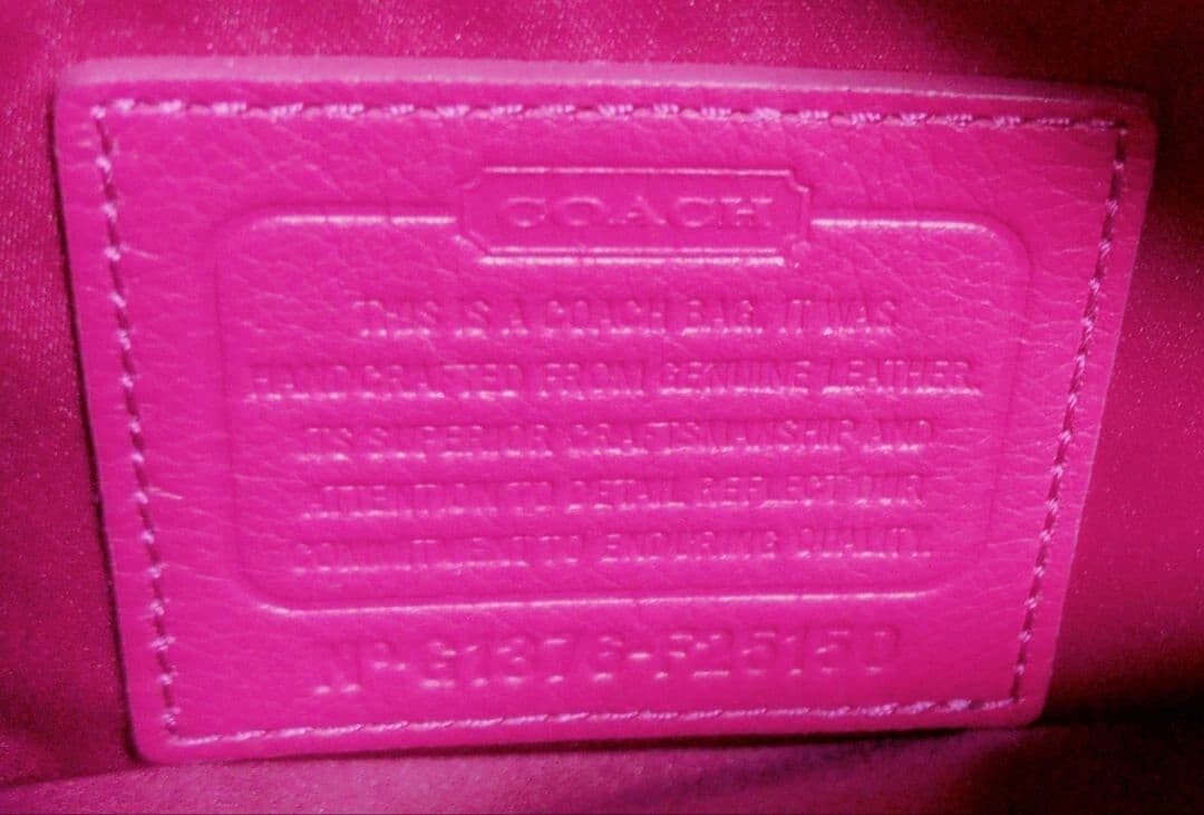 COACH Soho Pink Camera Shoulder Bag Women Silver Zip 7.48 x 5.12 x 3.15 in
