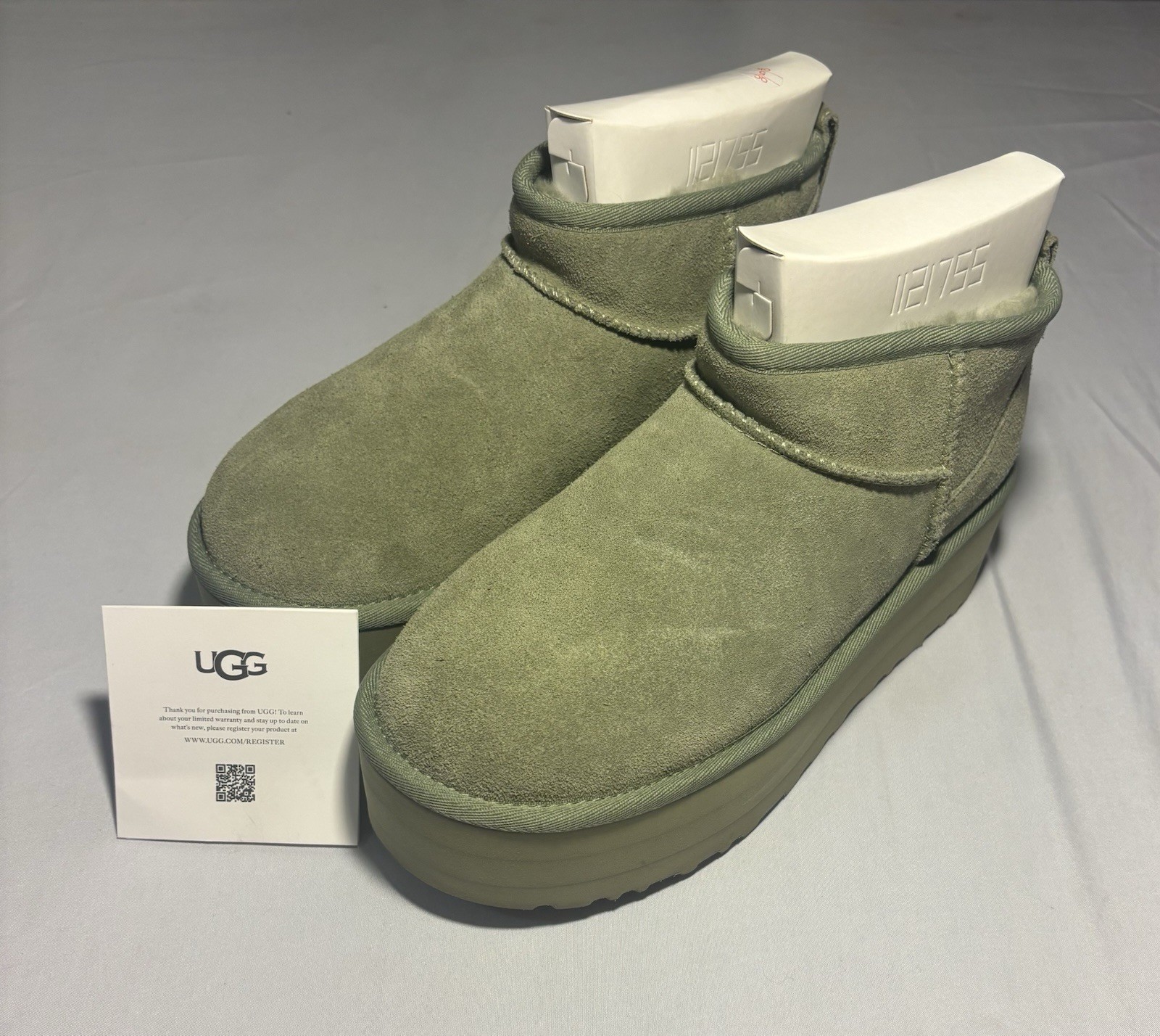 UGG Classic Ultra Mini Shaded Clover Water-resistant Suede Platforms W Size (8)
