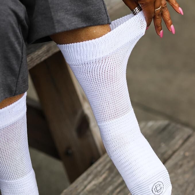 Doctors Choice Diabetic Socks for Men Seamless Crew Socks with Non-Binding