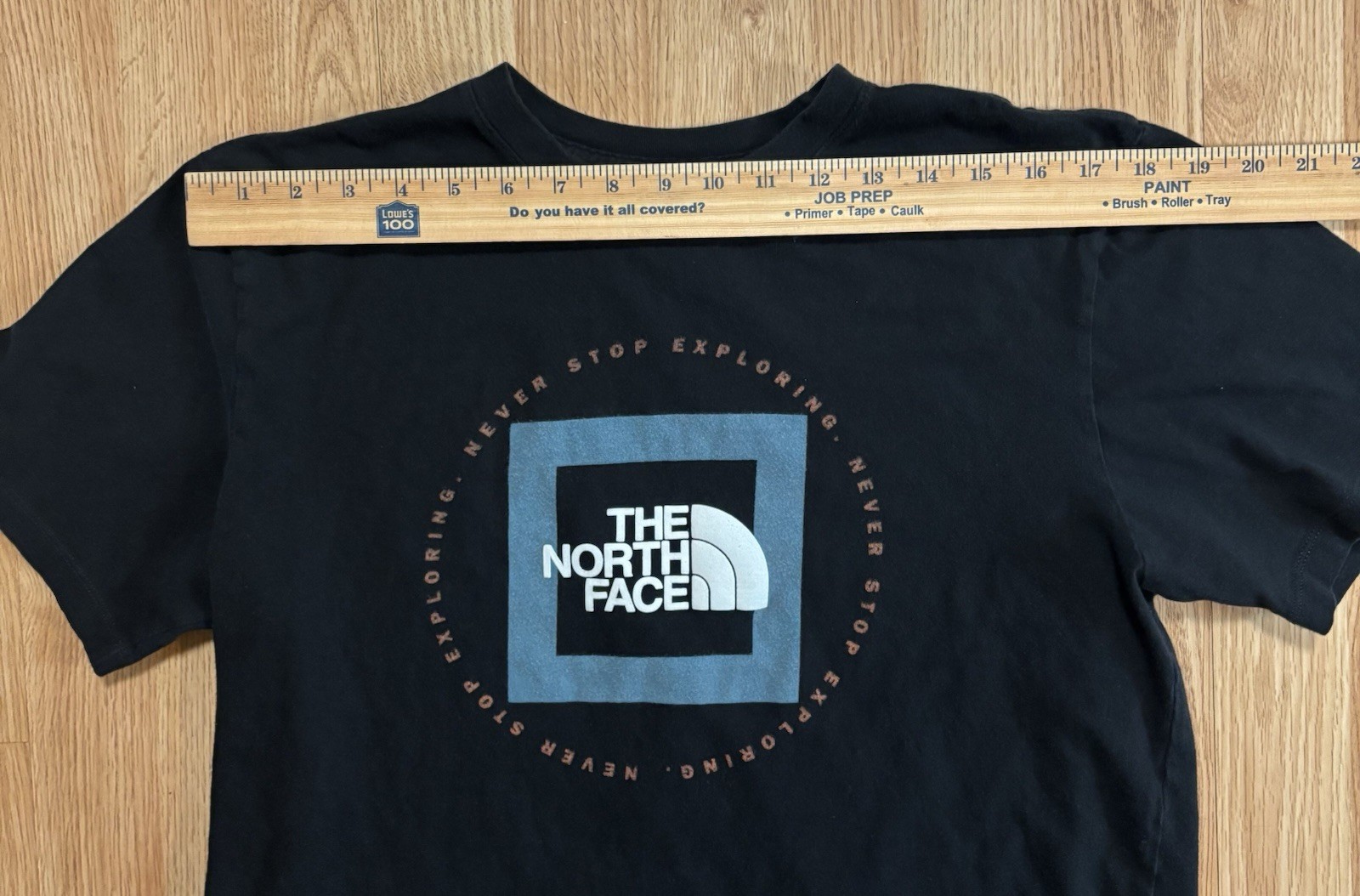 North Face Never Stop Exploring Black LOGO Circle Size Medium FLAW see Notes!
