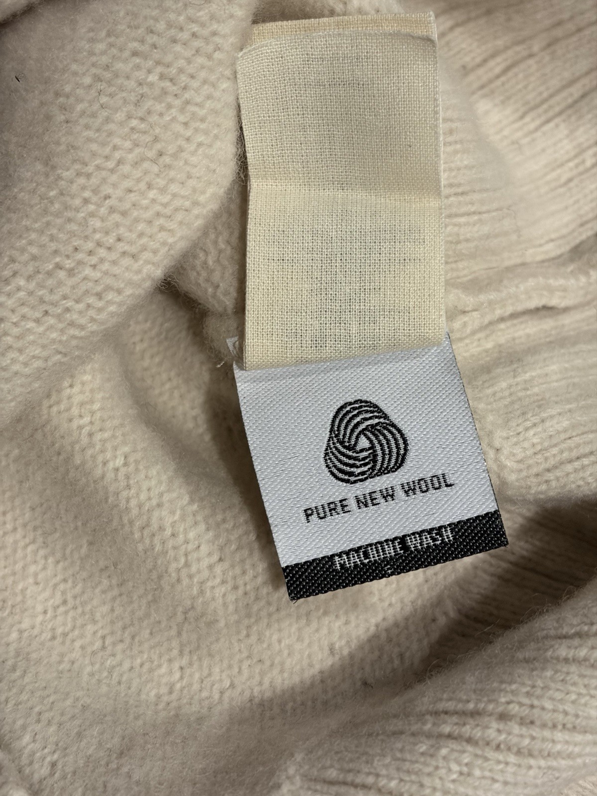 Woolovers Embroidered Set In Sleeve Sweater In Cream – M Womens 100% Lambswool