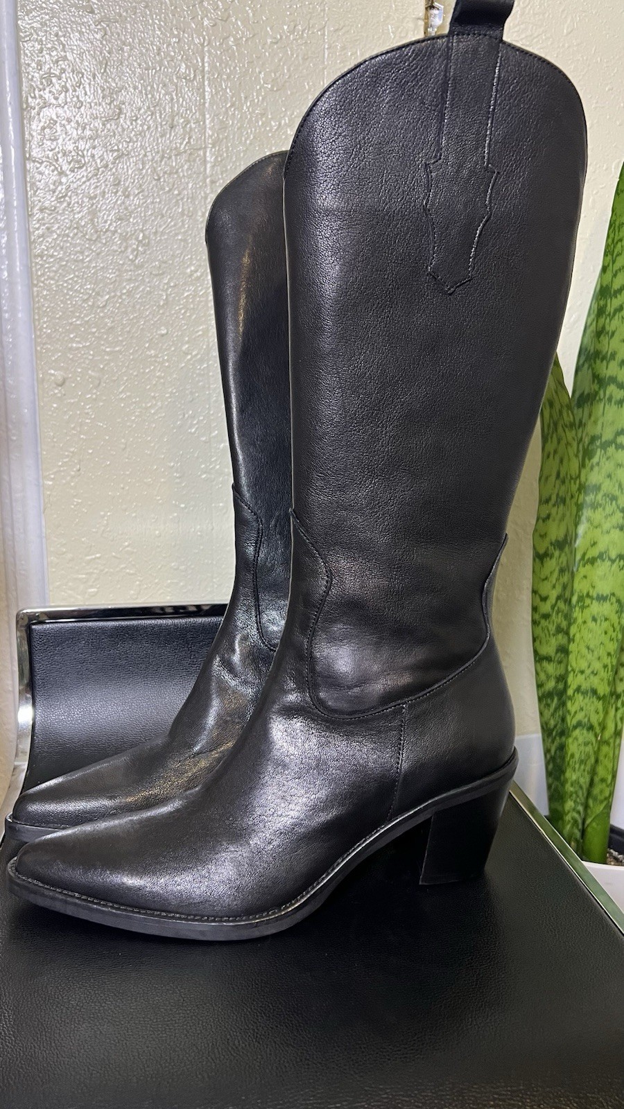 EMANUELE CASTRO – NWOB Italian Leather Western Boots – Size 40 WOMAN’S
